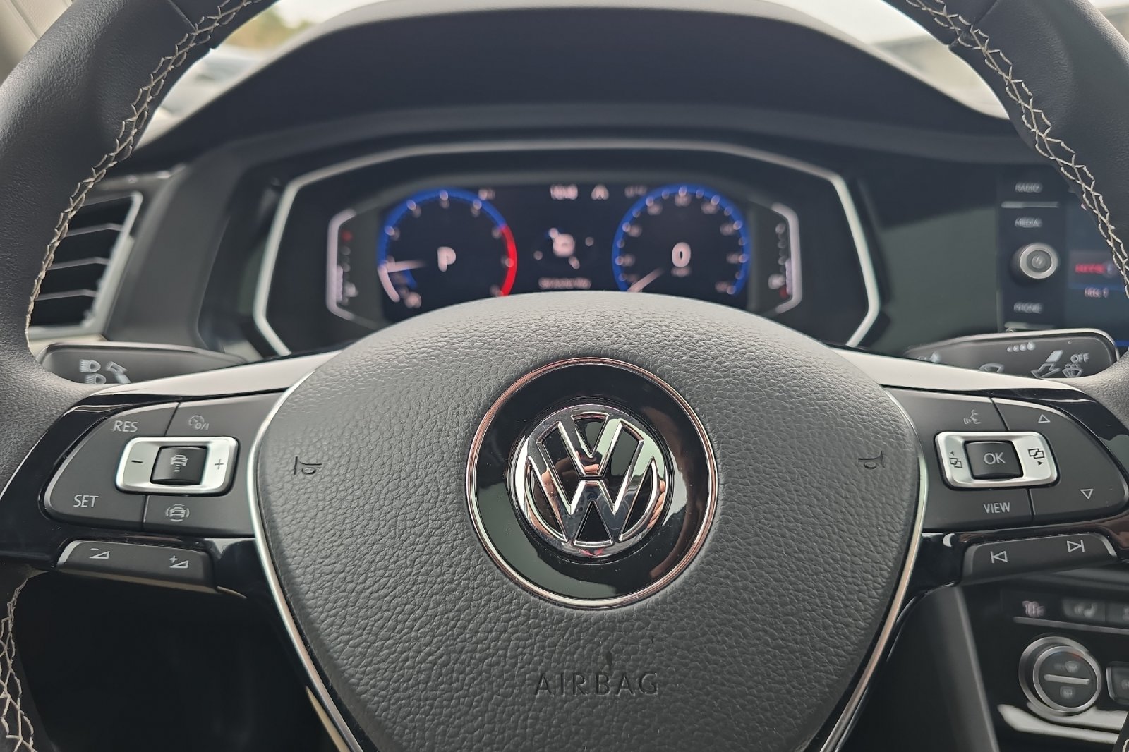 Used 2021 White Volkswagen SEL Premium image 20