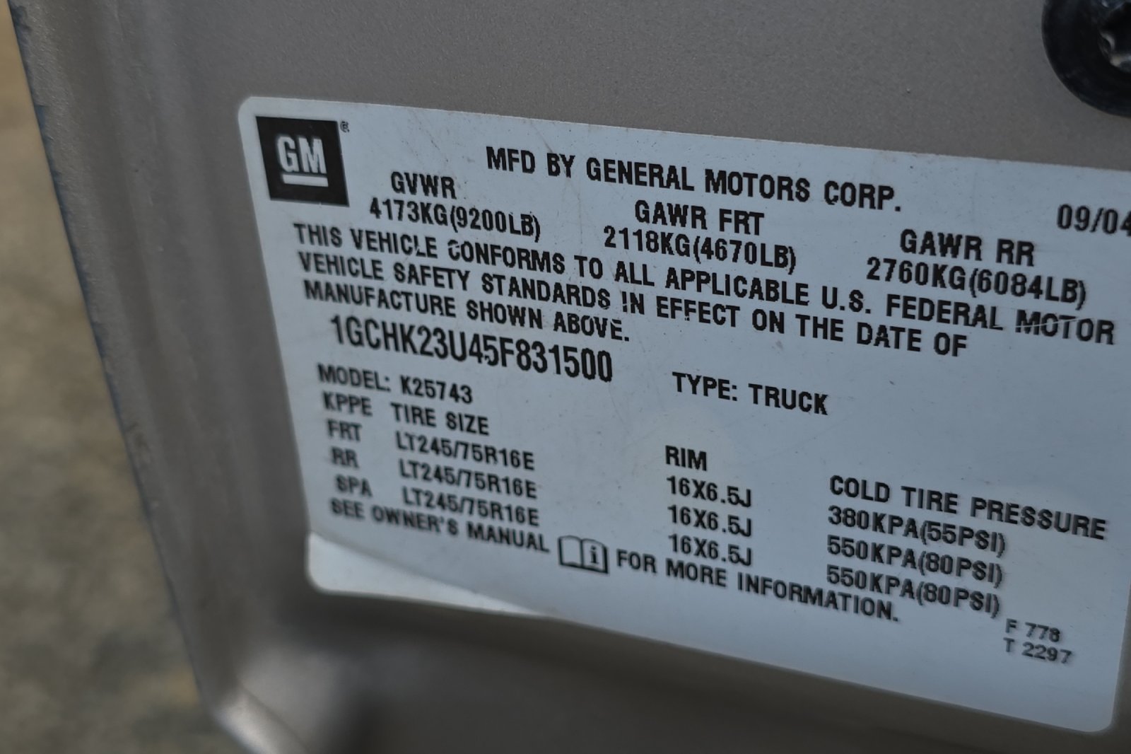 Used 2005 Silver Chevrolet LS image 12