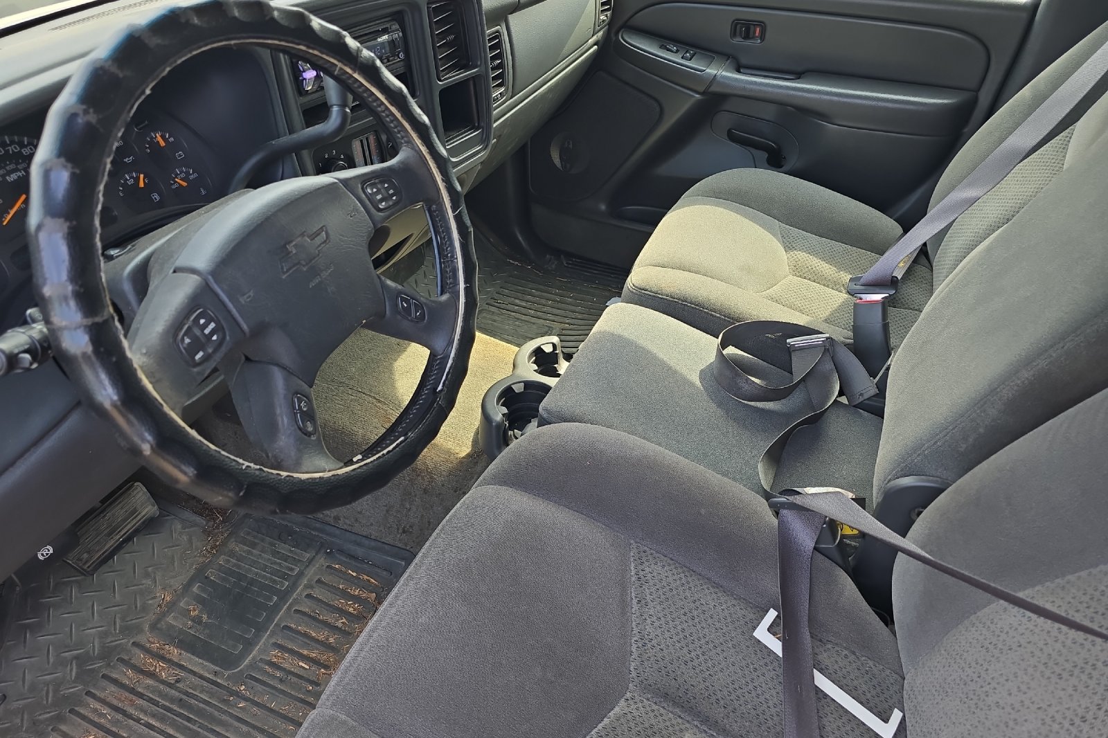 Used 2005 Silver Chevrolet LS image 7