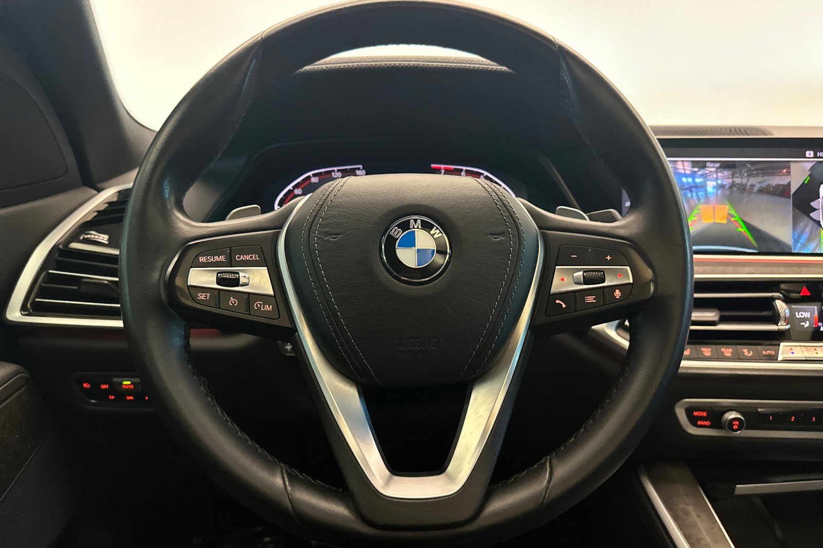 Used 2020 White BMW sDrive40i image 24