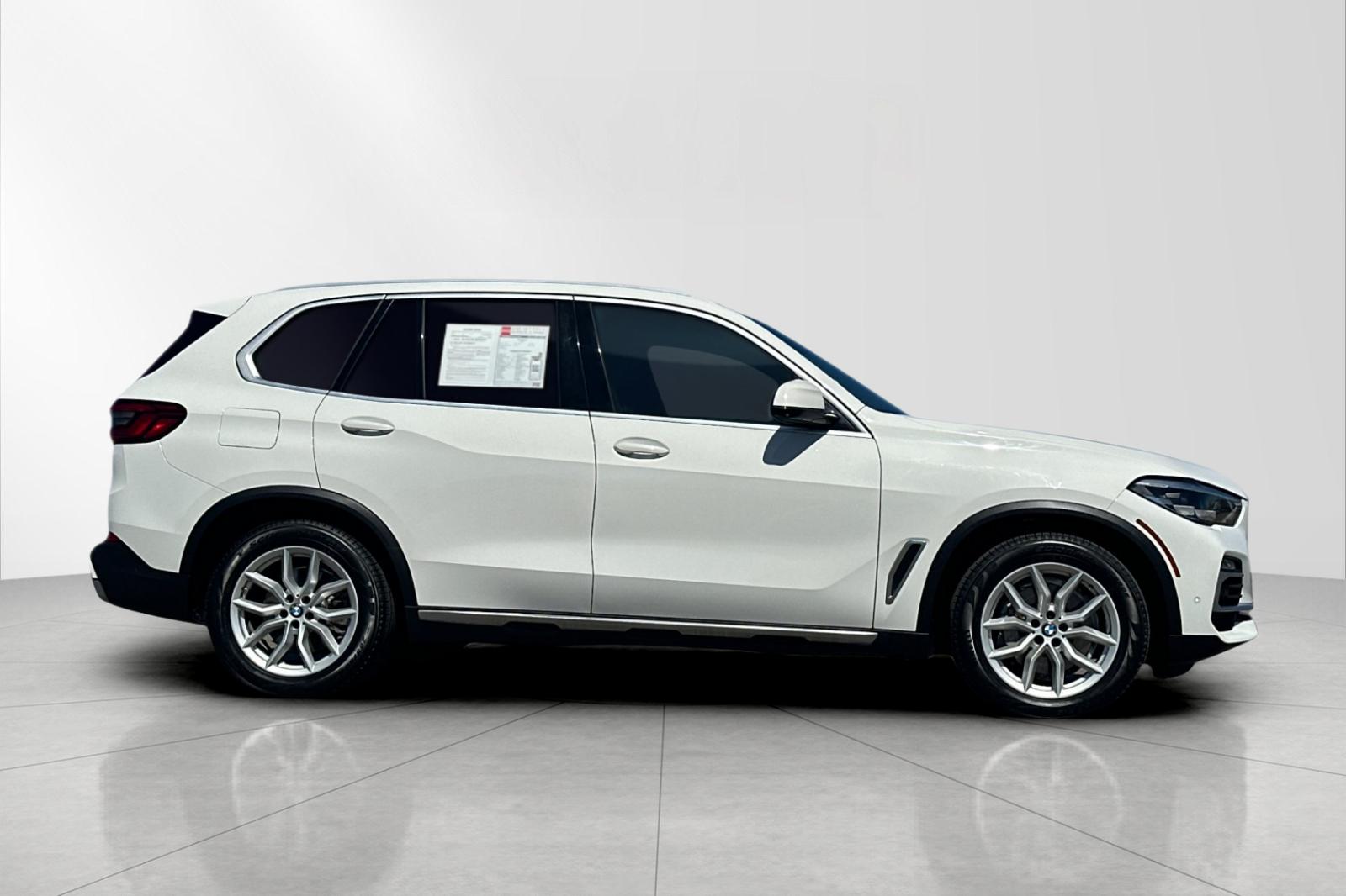 Used 2020 White BMW sDrive40i image 7