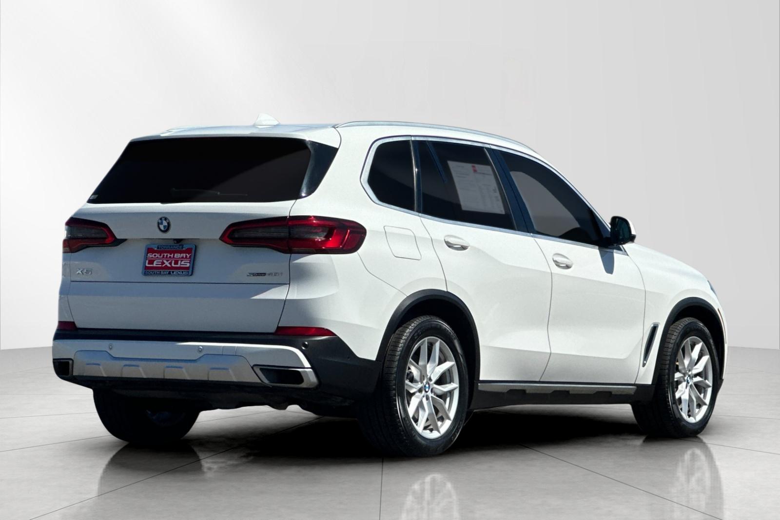 Used 2020 White BMW sDrive40i image 6