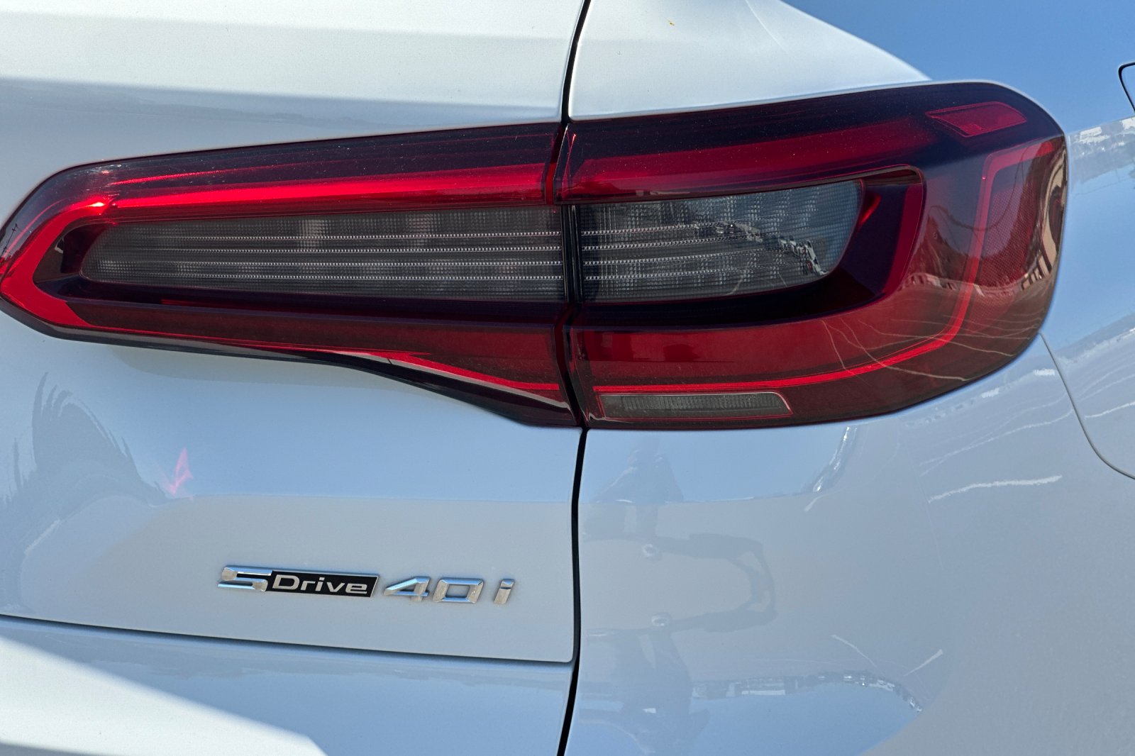 Used 2020 White BMW sDrive40i image 27