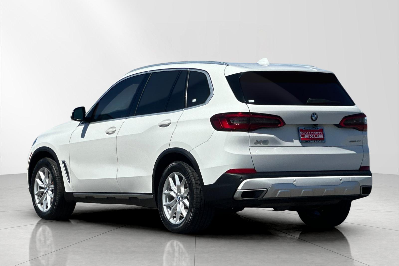 Used 2020 White BMW sDrive40i image 4