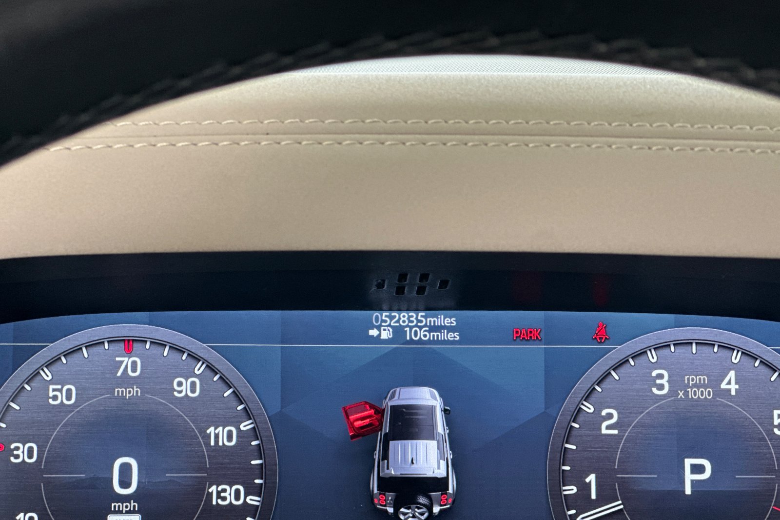 Used 2022 White Land Rover SE image 33