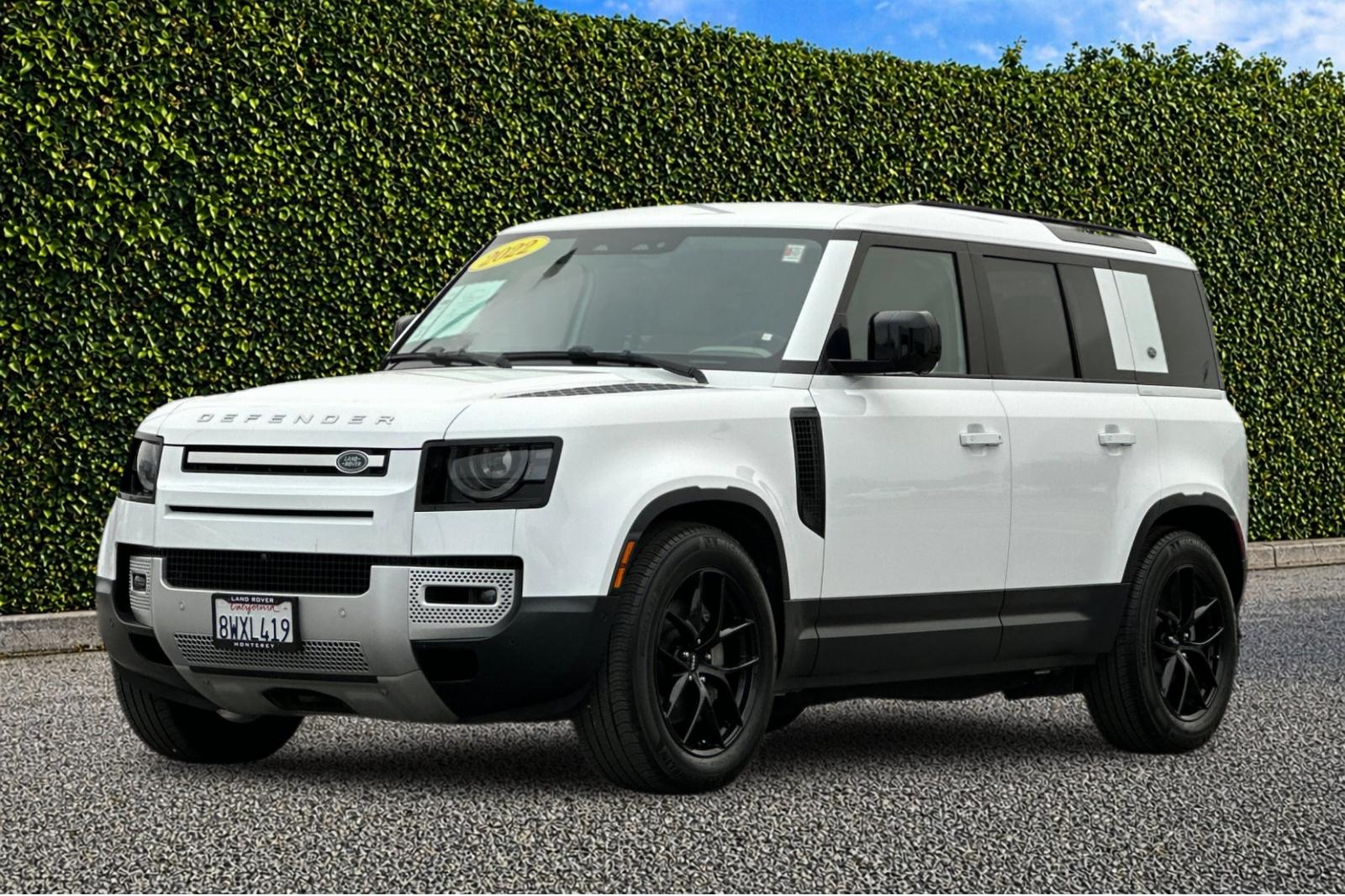 Used 2022 White Land Rover SE image 8