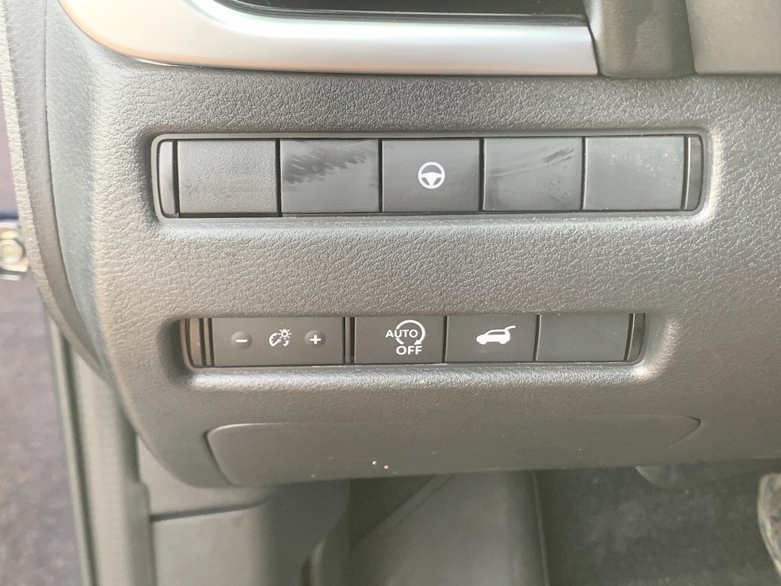 Used 2025 Blue Nissan SL image 33