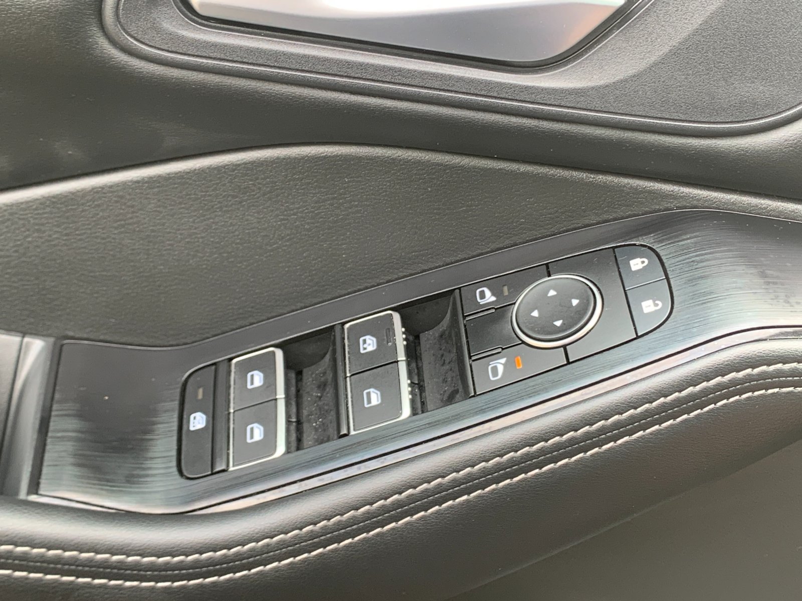 Used 2025 Blue Nissan SL image 14