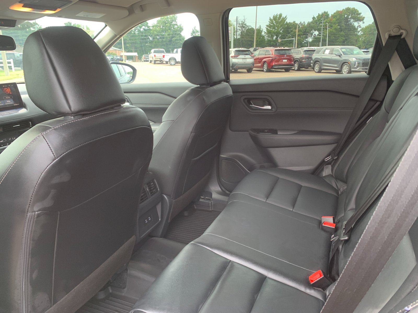 Used 2025 Blue Nissan SL image 15