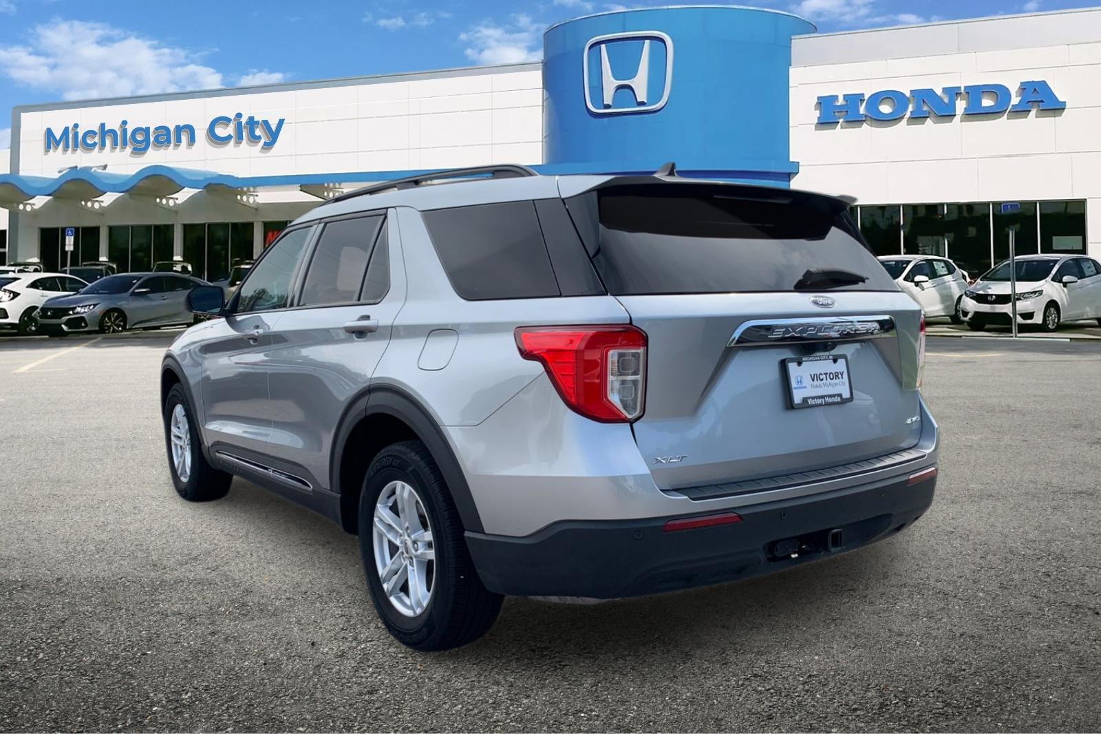 Used 2024 Silver Ford XLT image 3