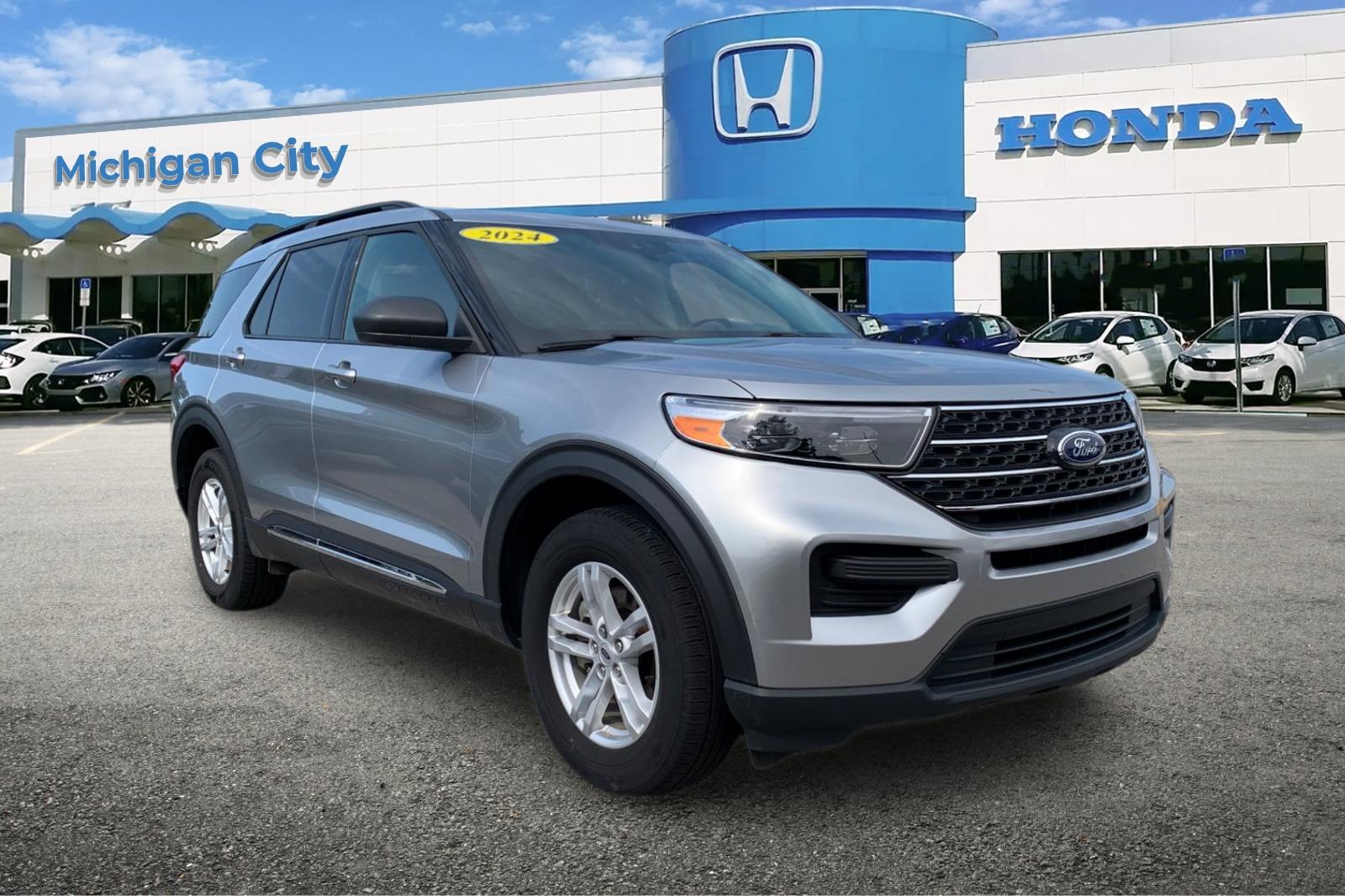 Used 2024 Silver Ford XLT image 7