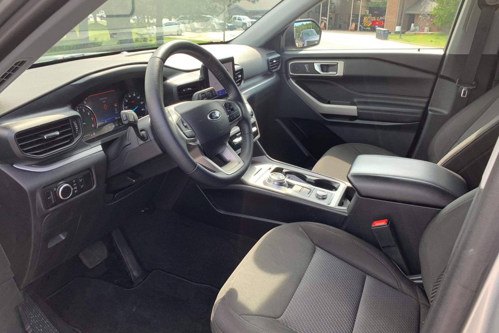 Used 2024 Silver Ford XLT image 11
