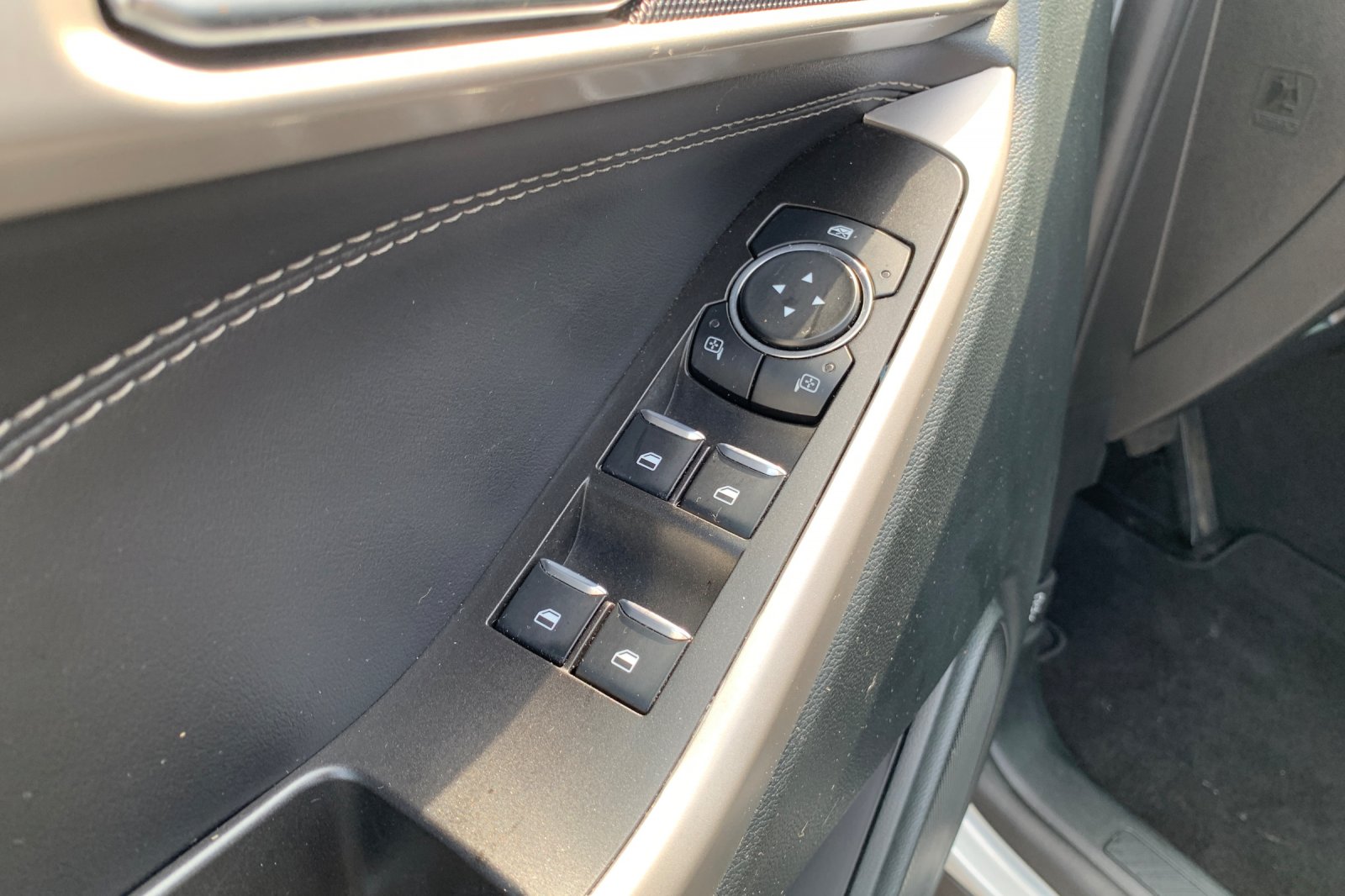 Used 2024 Silver Ford XLT image 13