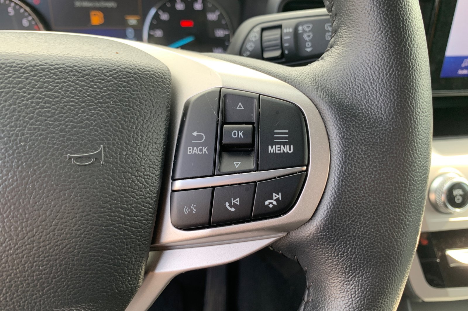 Used 2024 Silver Ford XLT image 30