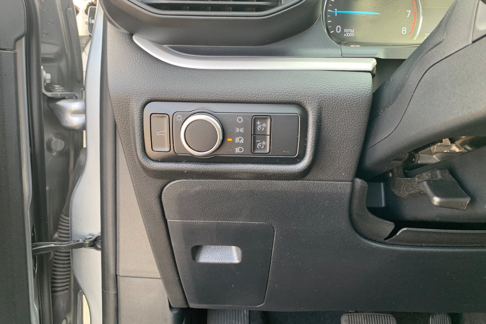 Used 2024 Silver Ford XLT image 33