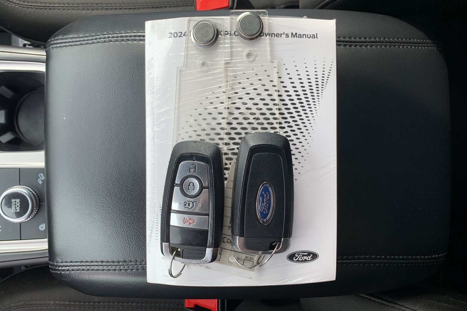 Used 2024 Silver Ford XLT image 9