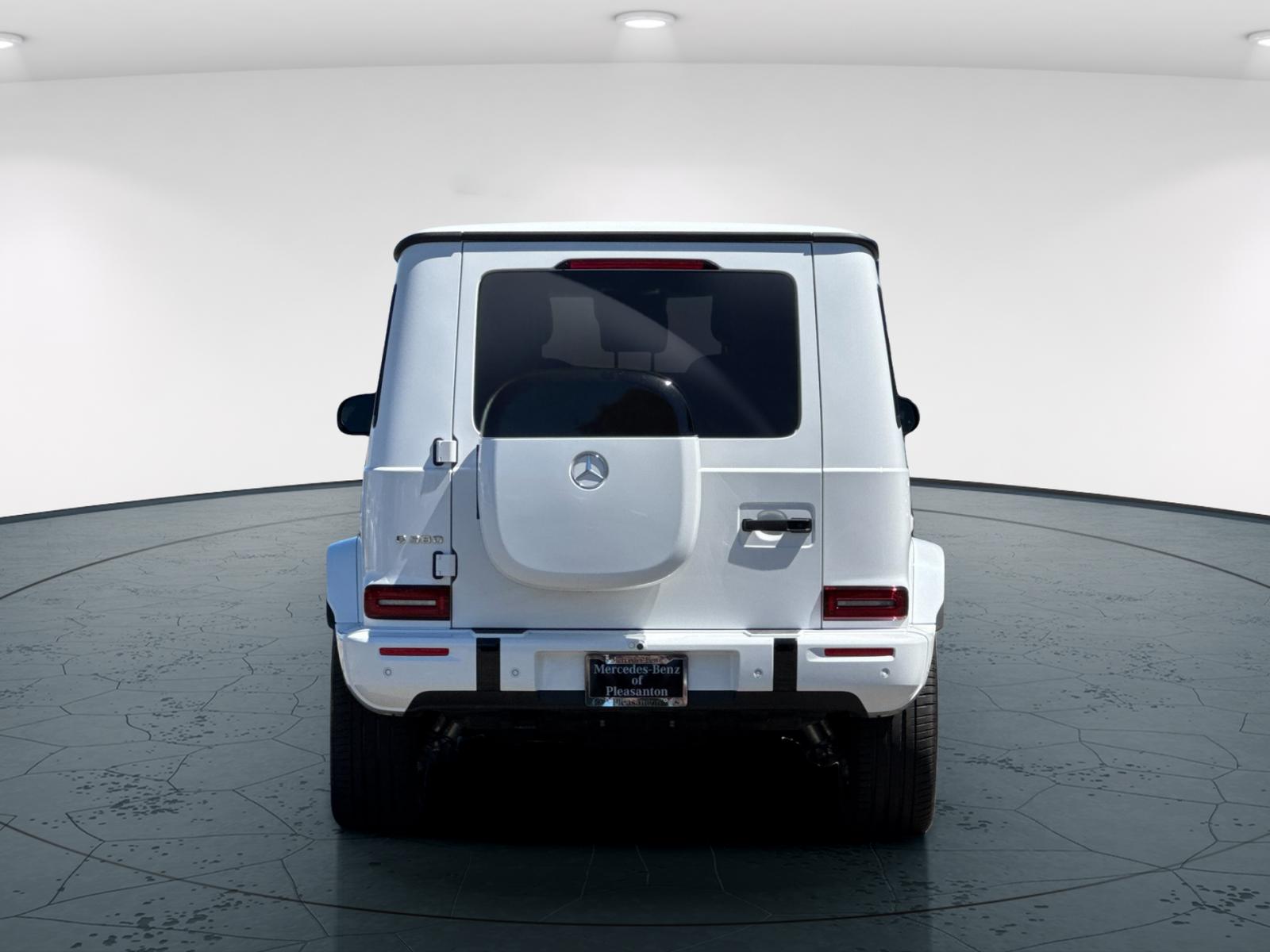 Certified Used 2025 MANUFAKTUR Moonlight White Metallic Mercedes-Benz G 580 4D Sport Utility 4MATIC® image 6
