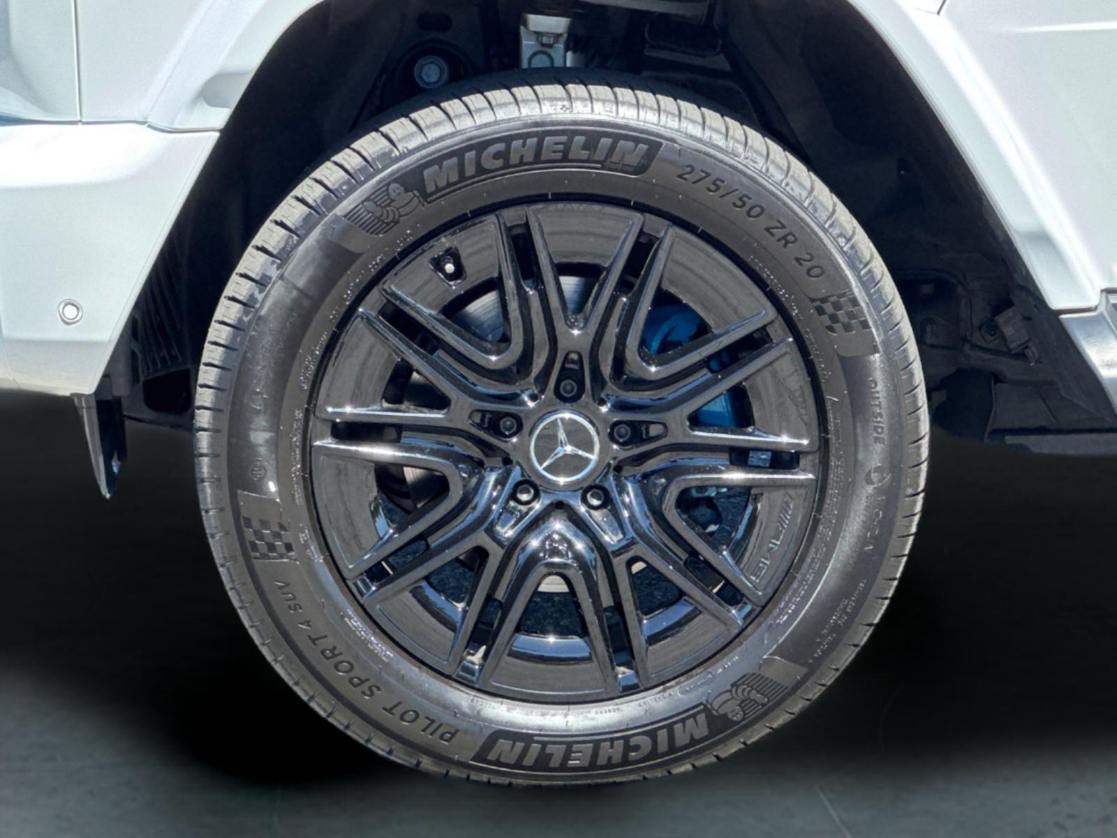 Certified Used 2025 MANUFAKTUR Moonlight White Metallic Mercedes-Benz G 580 4D Sport Utility 4MATIC® image 36