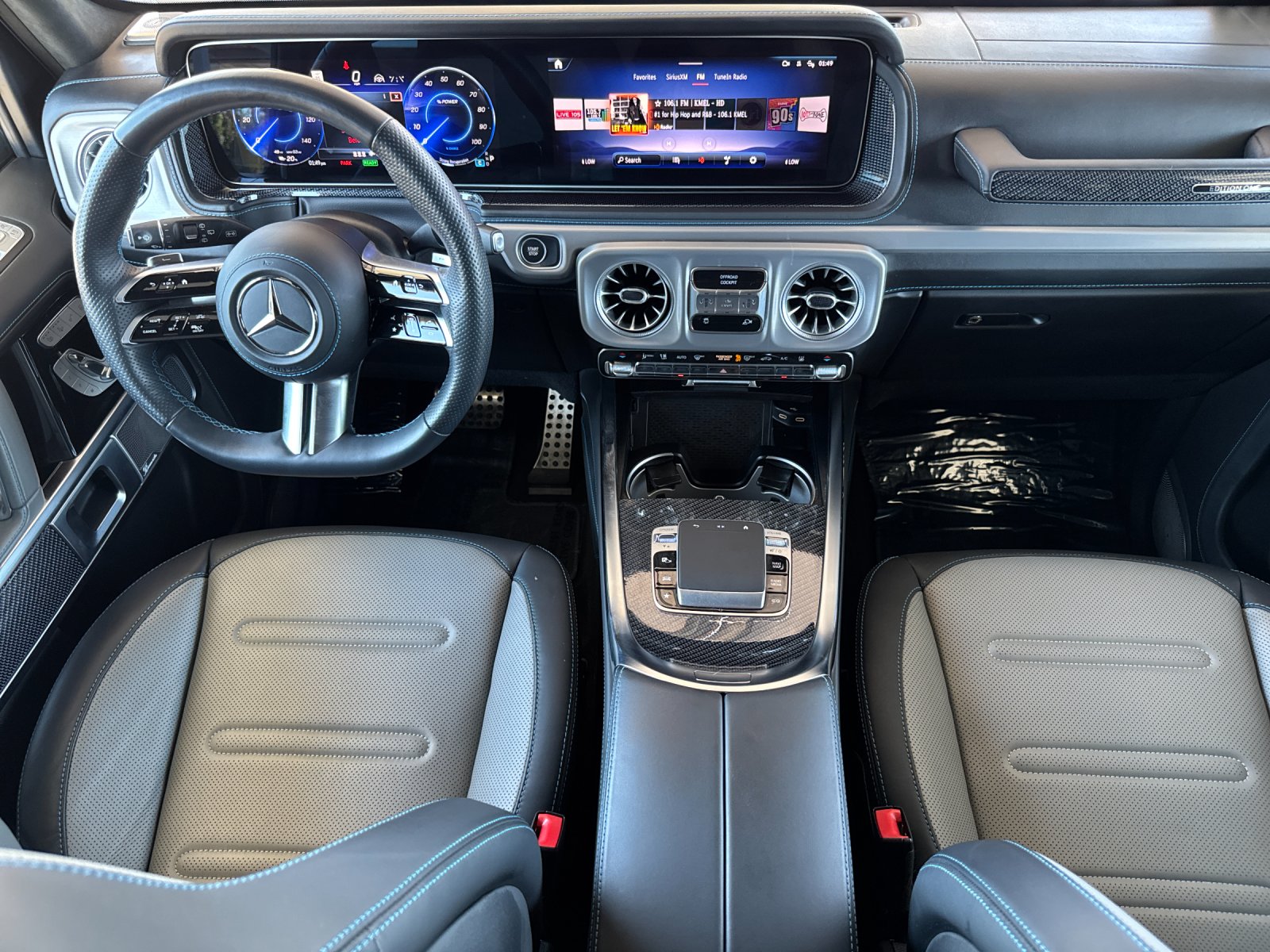 Certified Used 2025 MANUFAKTUR Moonlight White Metallic Mercedes-Benz G 580 4D Sport Utility 4MATIC® image 17