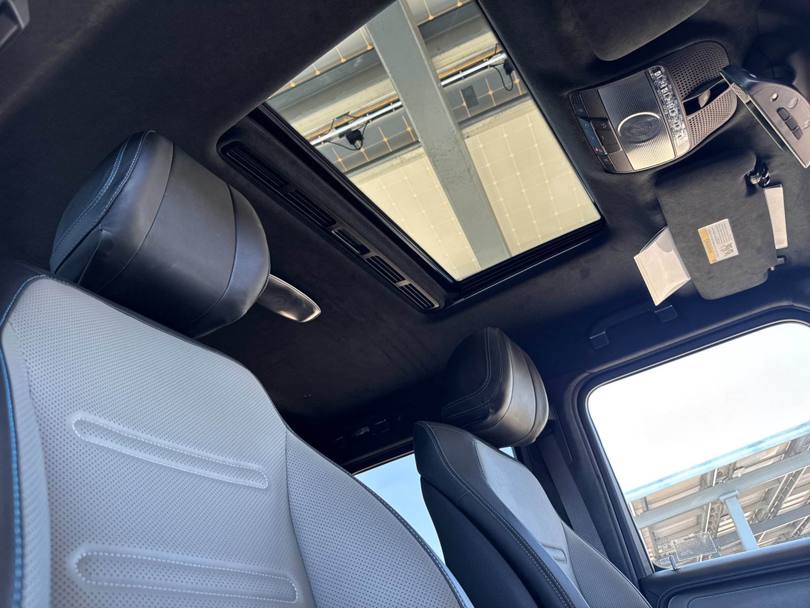 Certified Used 2025 MANUFAKTUR Moonlight White Metallic Mercedes-Benz G 580 4D Sport Utility 4MATIC® image 21