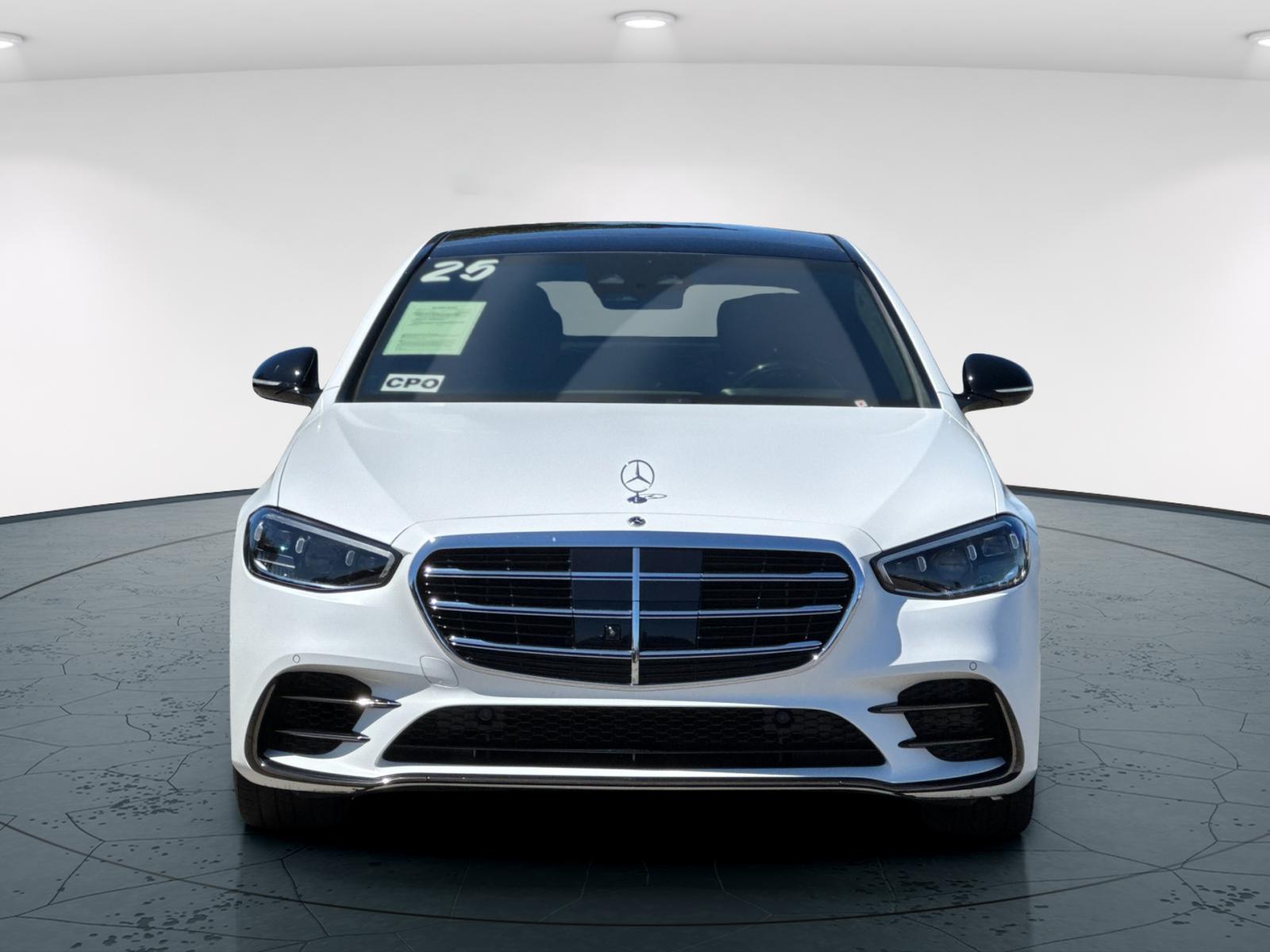 Certified Used 2025 MANUFAKTUR Signature Moonlight White Magno Mercedes-Benz S 580 4D Sedan 4MATIC® image 9