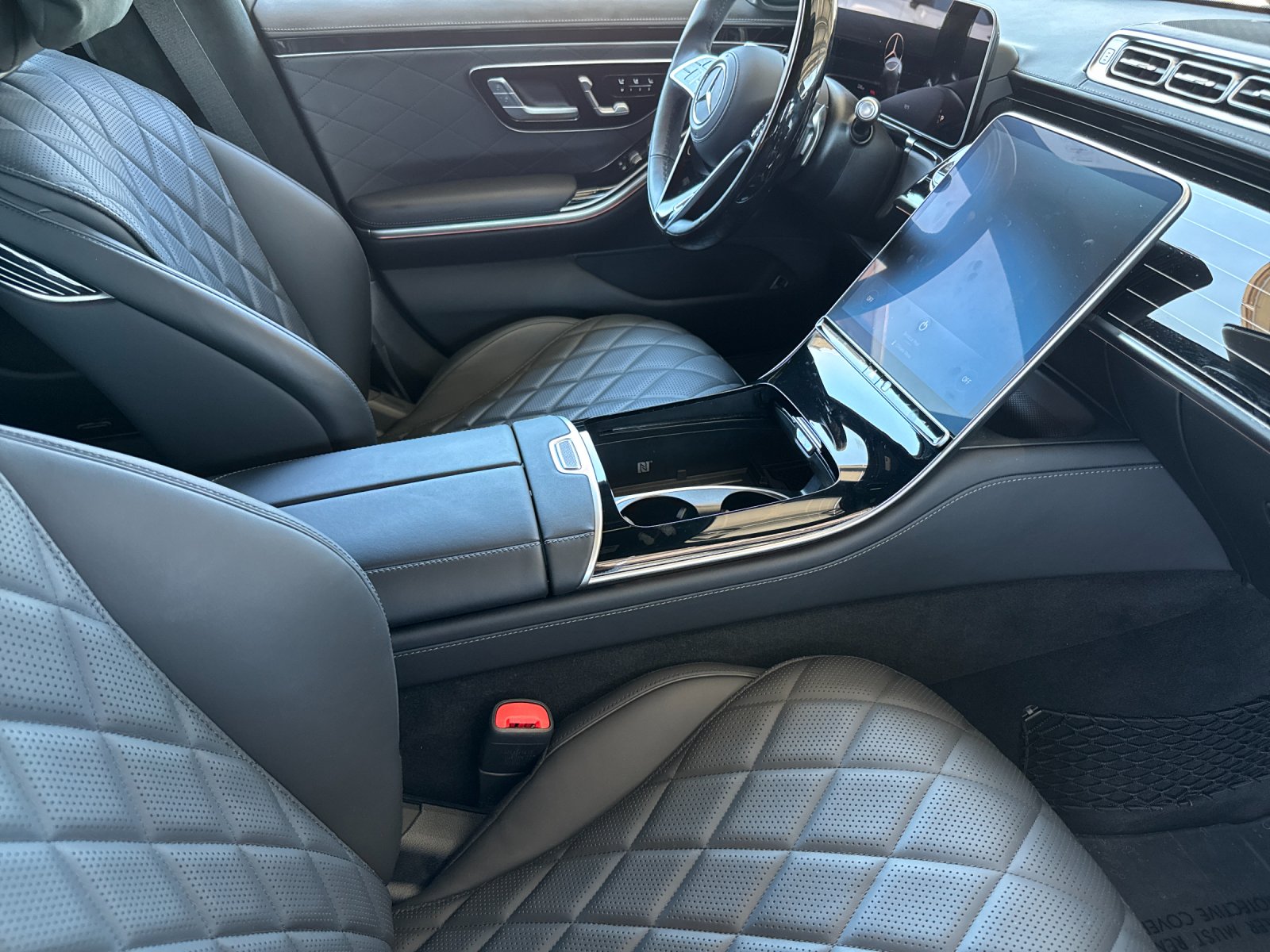 Certified Used 2025 MANUFAKTUR Signature Moonlight White Magno Mercedes-Benz S 580 4D Sedan 4MATIC® image 17