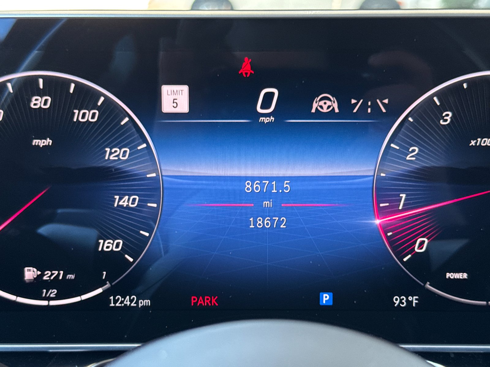 Certified Used 2025 MANUFAKTUR Signature Moonlight White Magno Mercedes-Benz S 580 4D Sedan 4MATIC® image 31