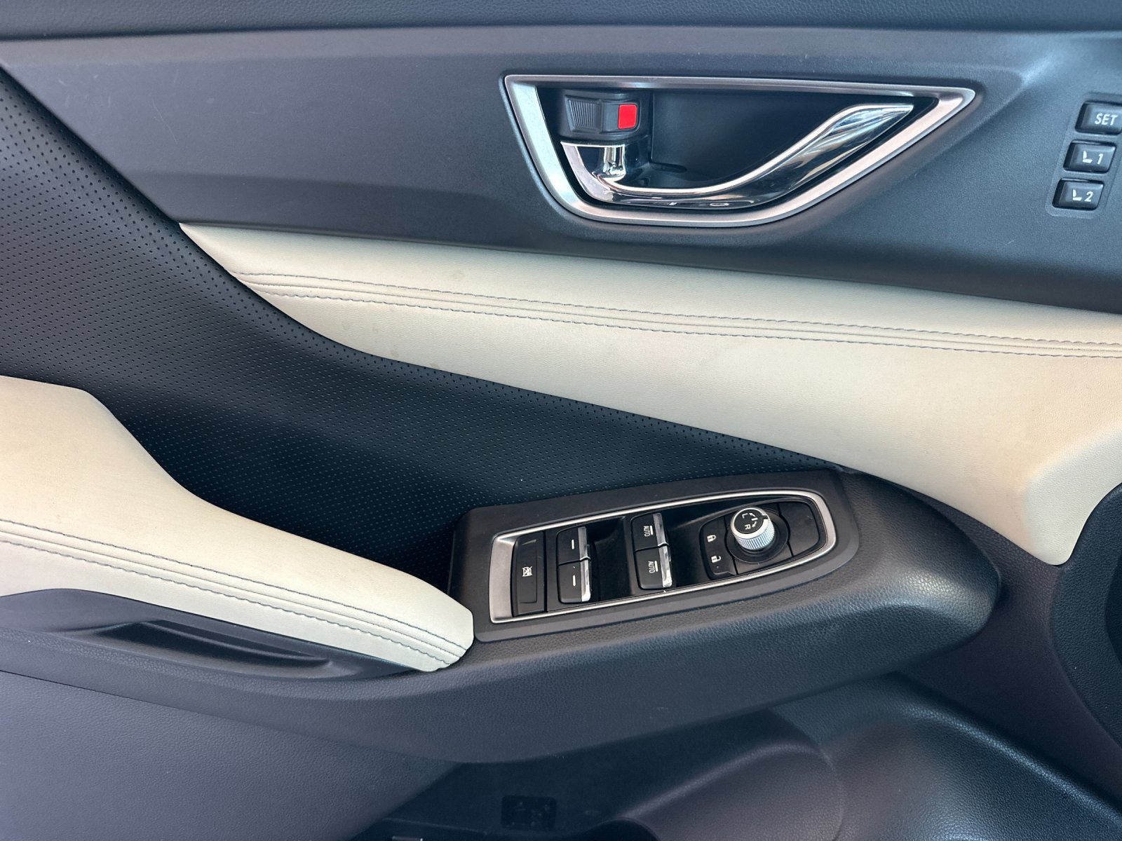 Used 2020 White Subaru Limited image 10