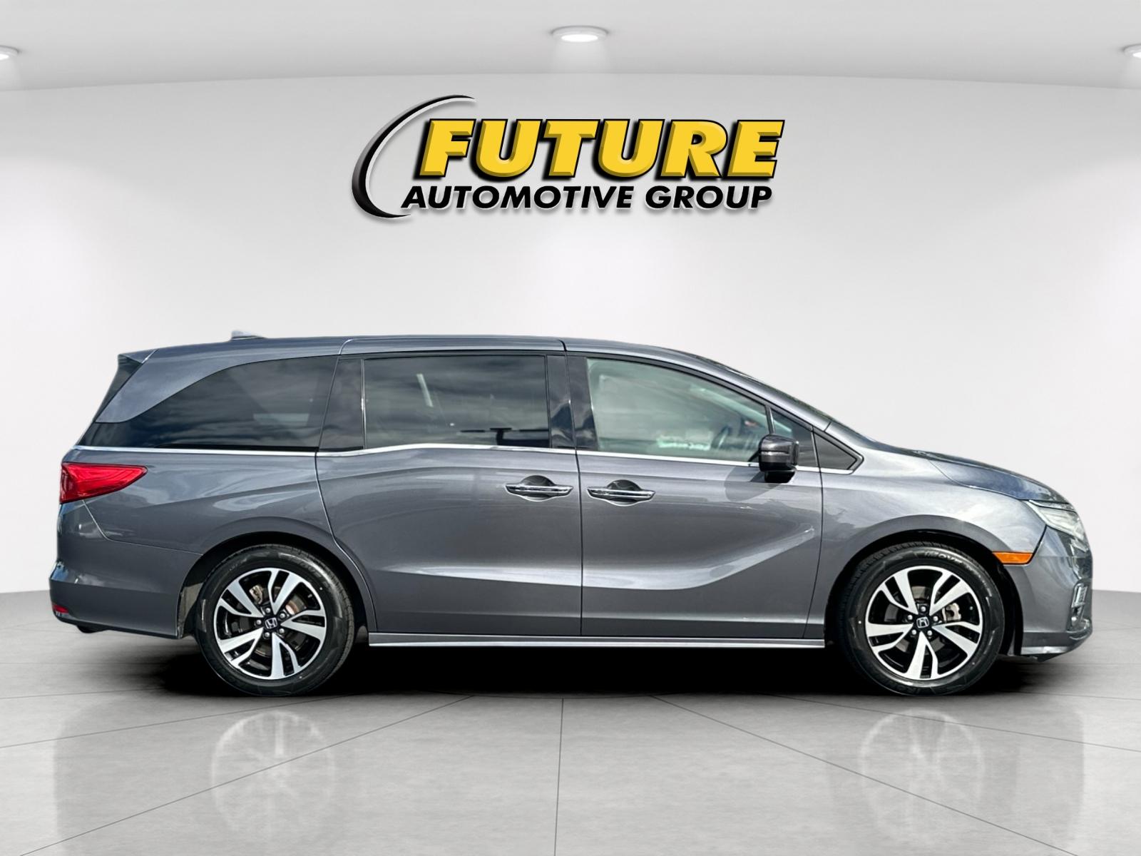 Used 2018 Gray Honda Elite image 2