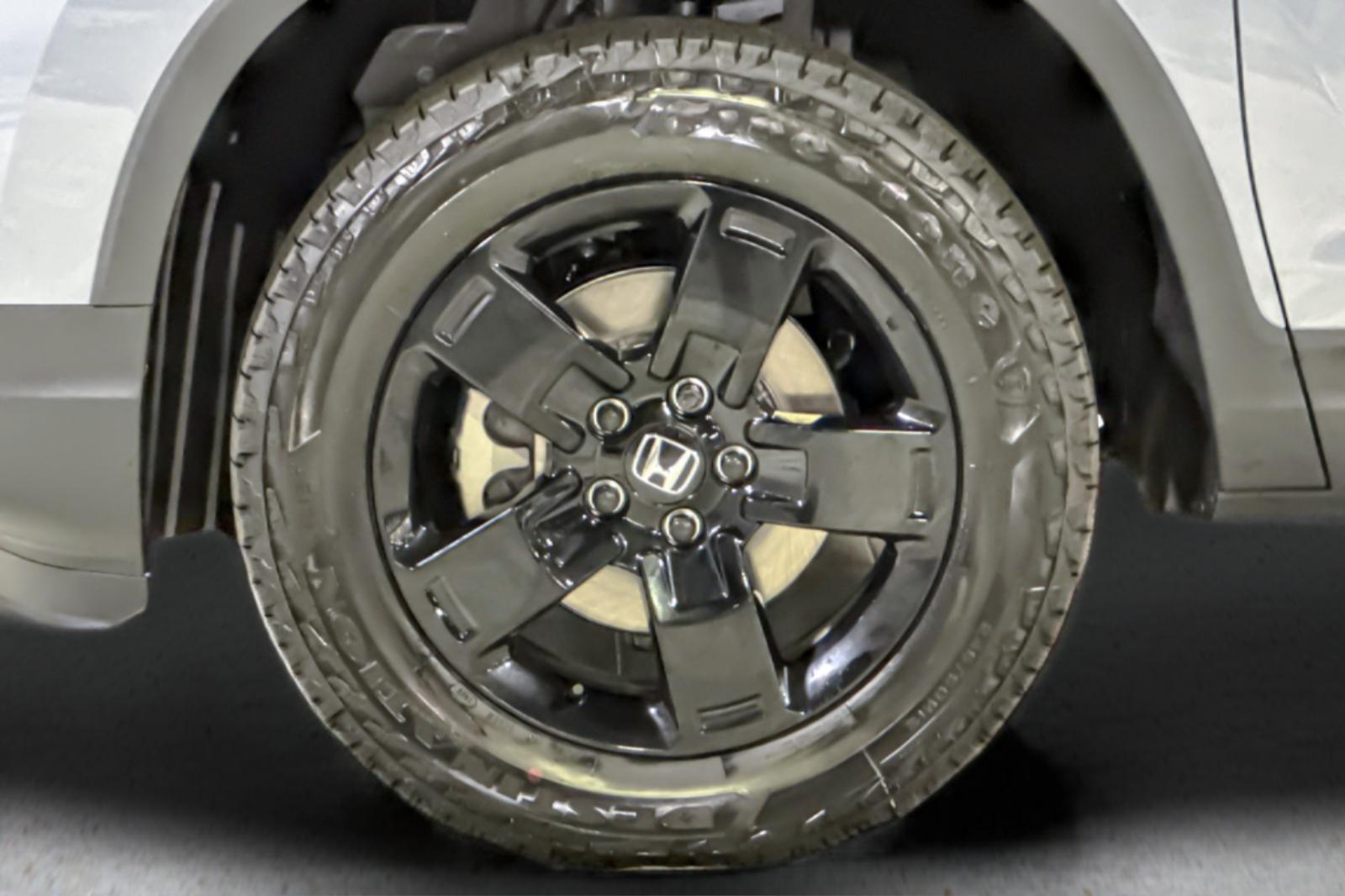 New 2026 Sonic Gray Pearl Honda Black Edition image 31