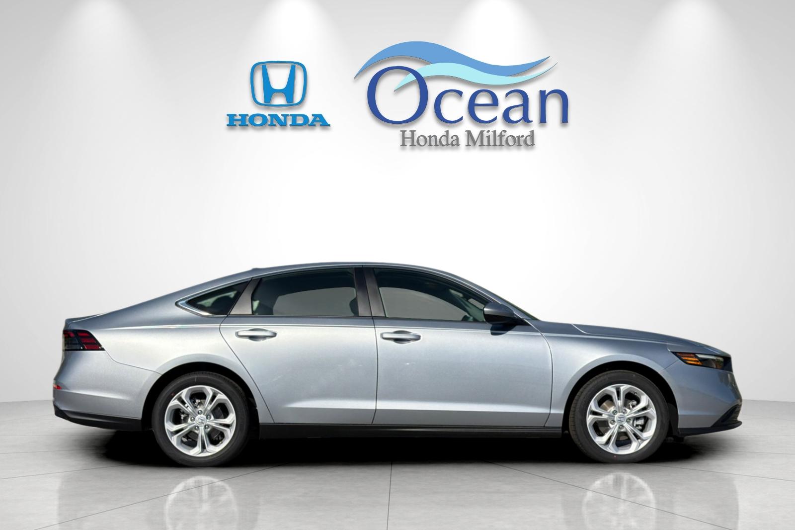 New 2026 Solar Silver Metallic Honda LX image 6