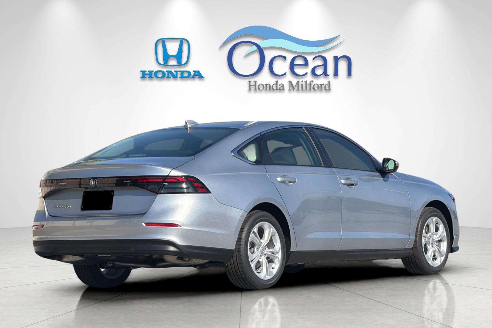 New 2026 Solar Silver Metallic Honda LX image 5