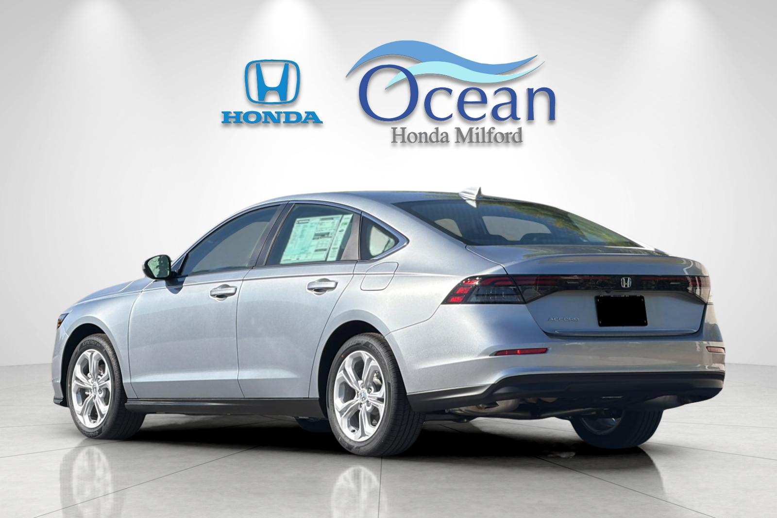 New 2026 Solar Silver Metallic Honda LX image 3