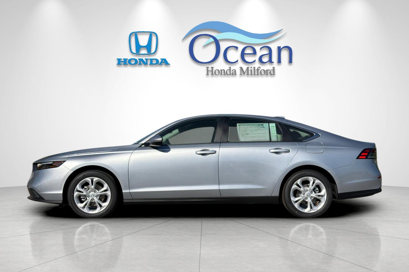 New 2026 Solar Silver Metallic Honda LX image 2