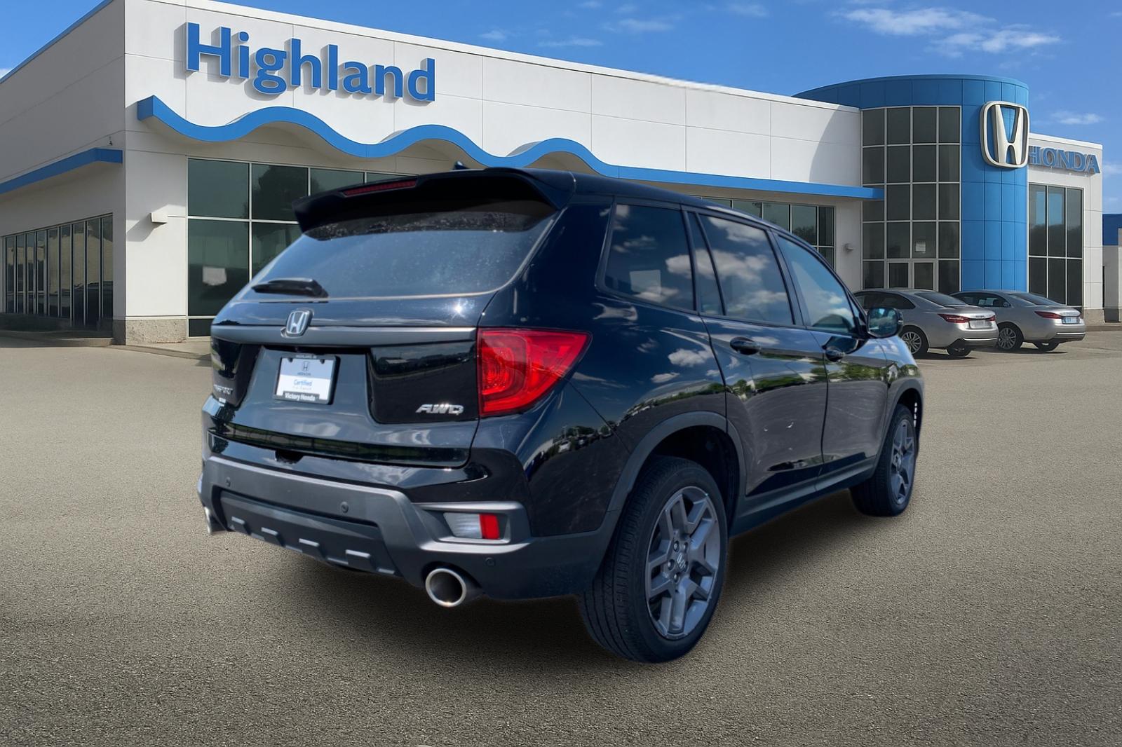 Certified Used 2023 Crystal Black Pearl Honda EX-L image 5