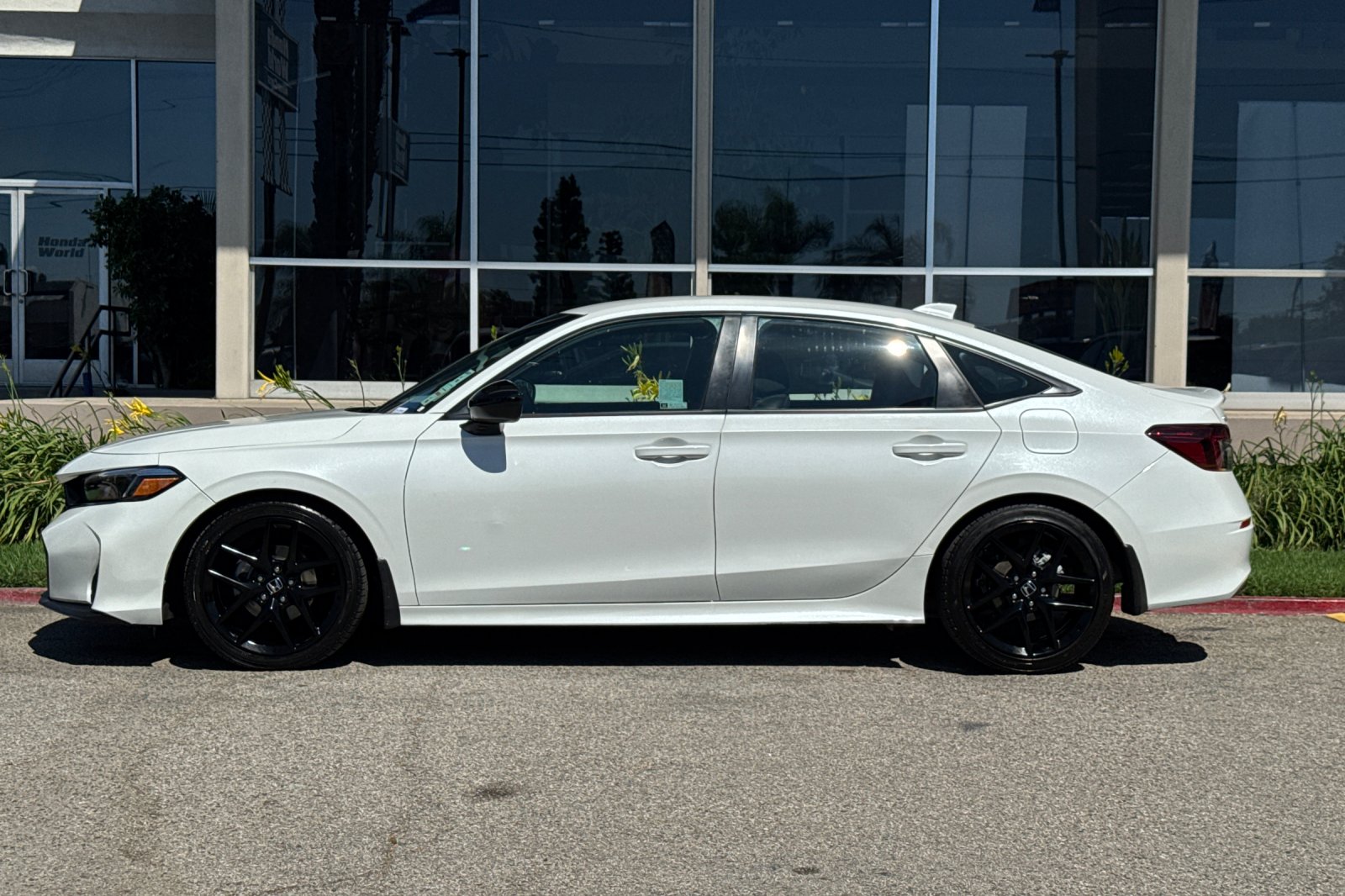 Certified Used 2025 Platinum White Pearl Honda 4D SPORT image 7