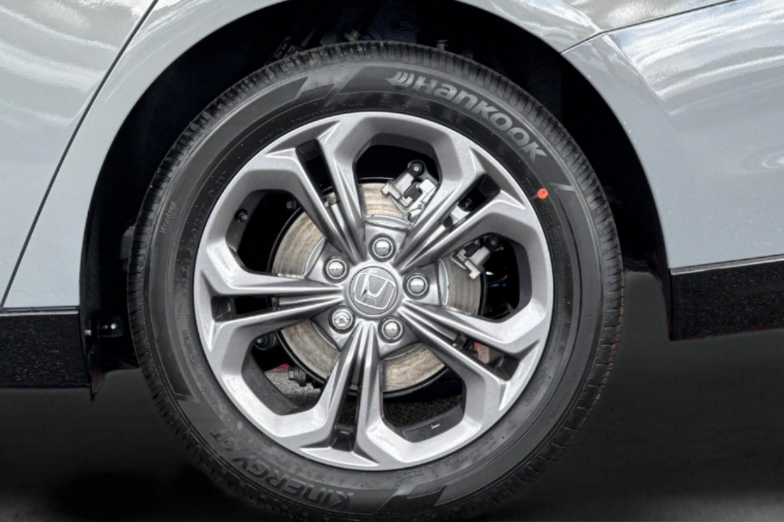 New 2026 Urban Gray Pearl Honda EX-L image 30
