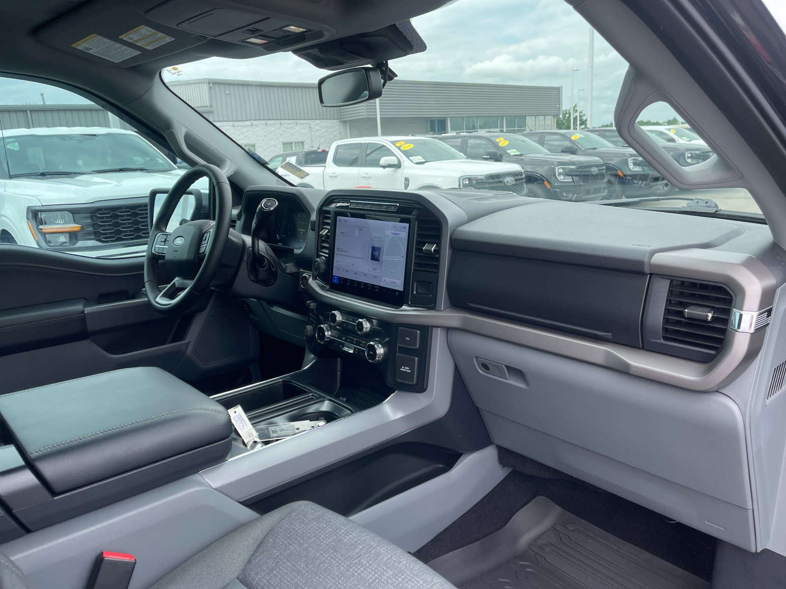 Used 2024 Black Ford XLT image 17