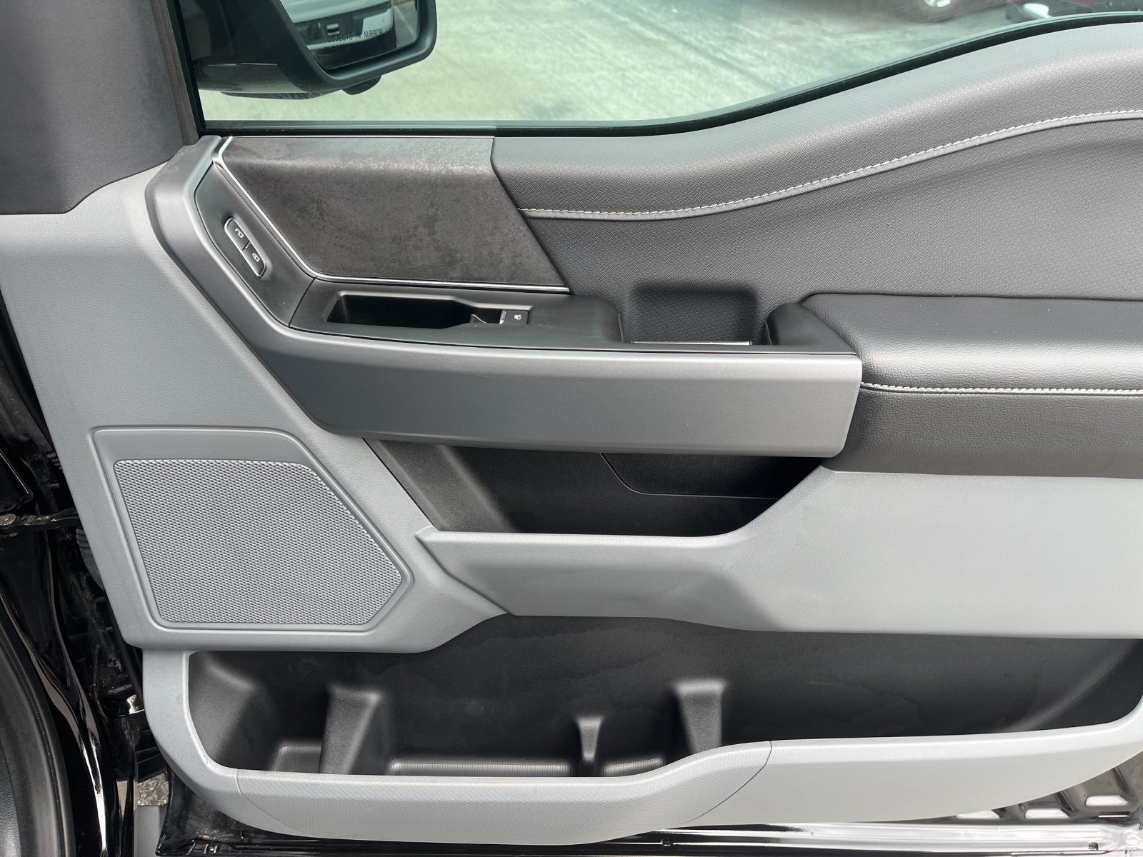 Used 2024 Black Ford XLT image 18