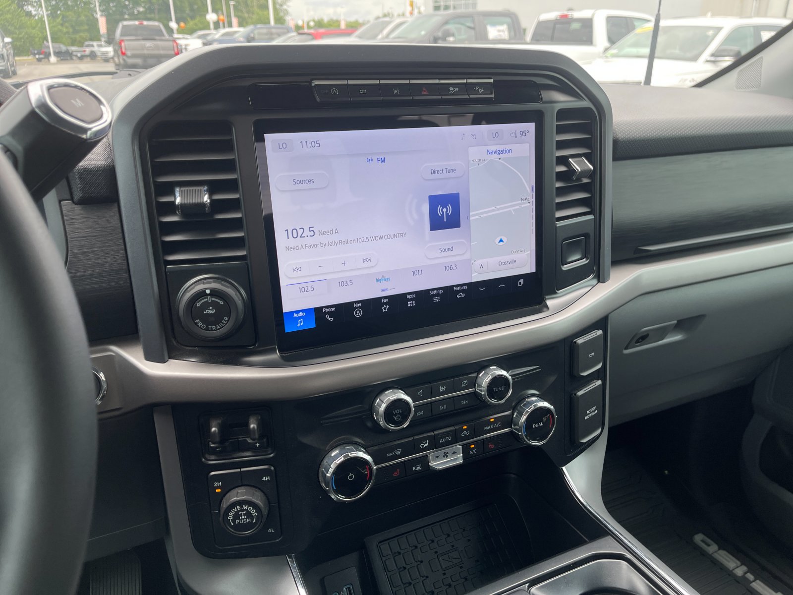 Used 2024 Black Ford XLT image 19