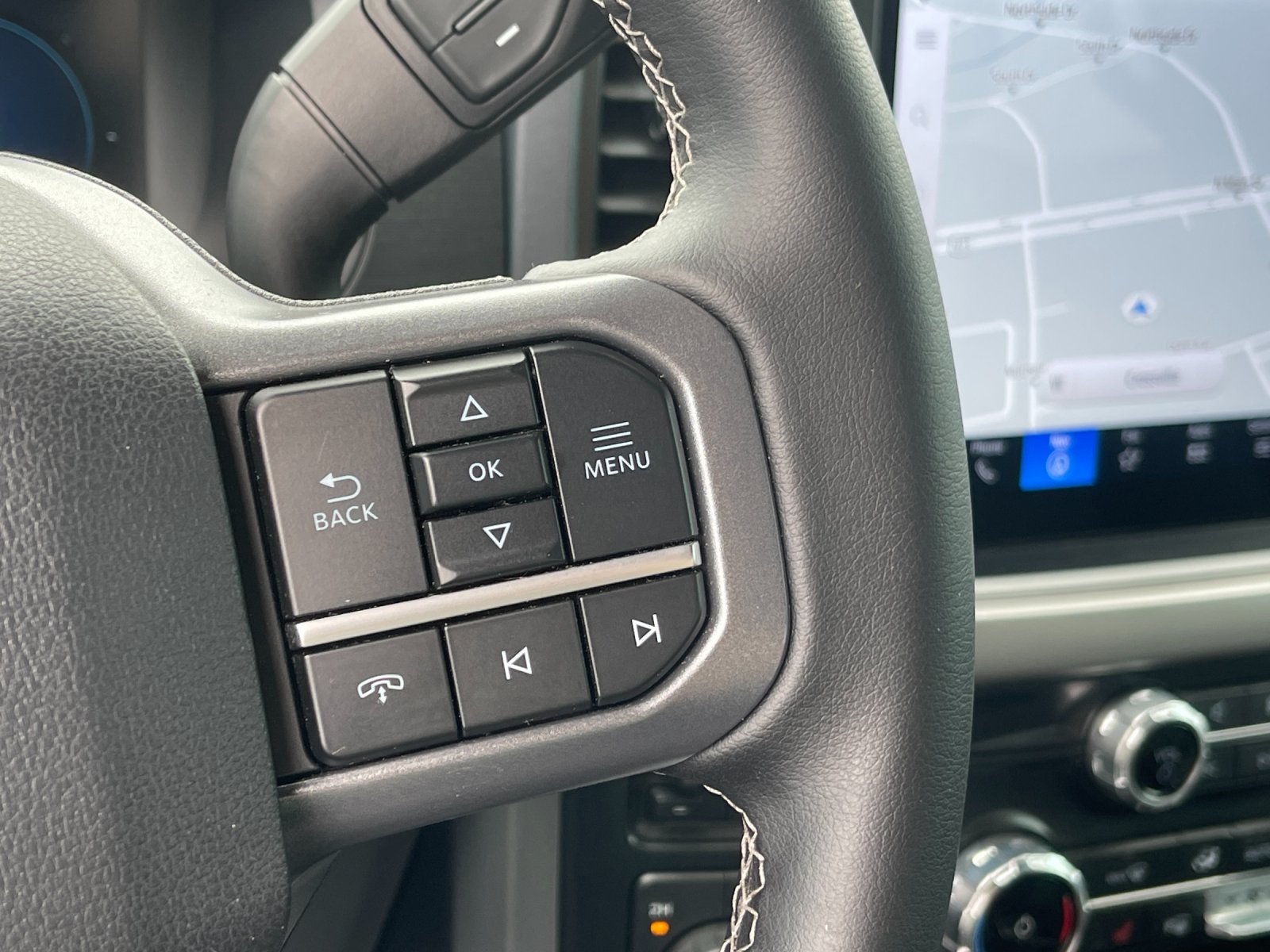 Used 2024 Black Ford XLT image 27