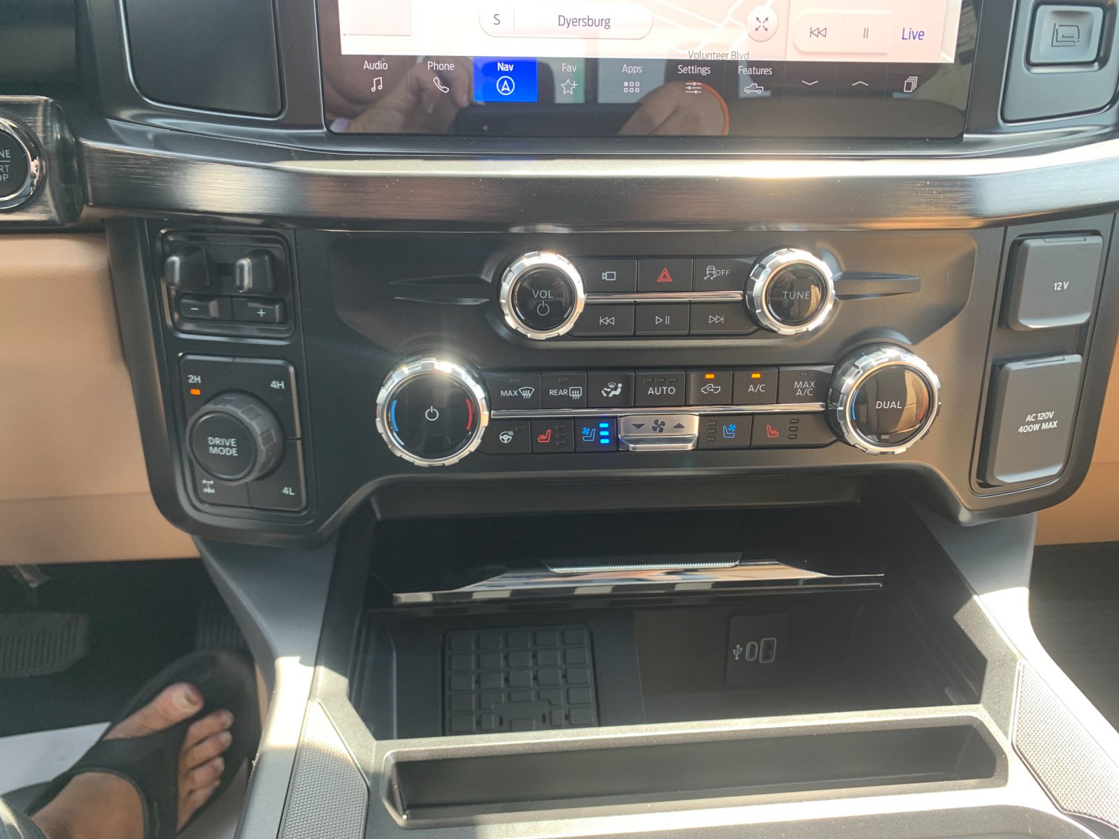 New 2026 Gray Ford Lariat image 22