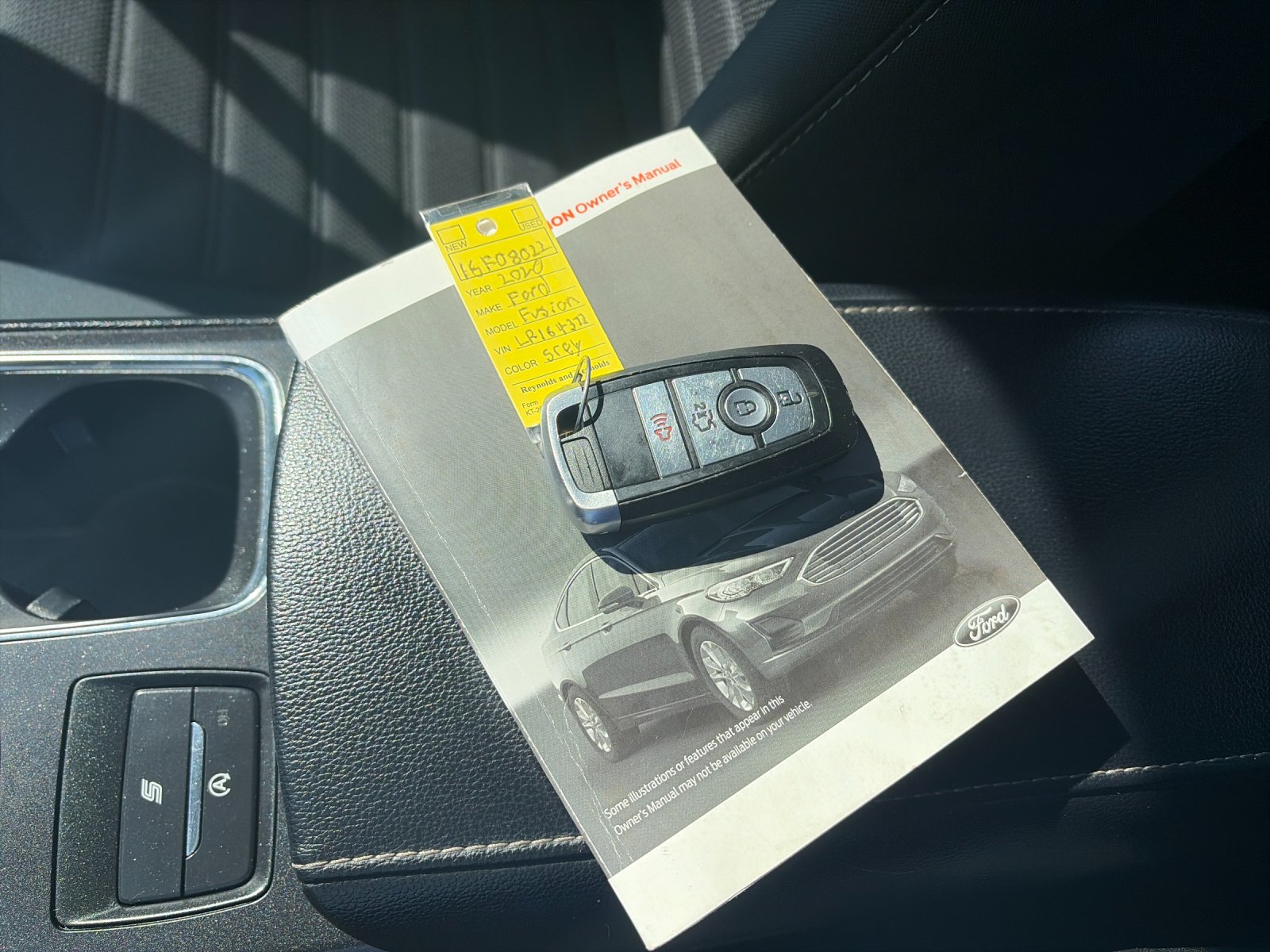 Used 2020 Black Metallic Ford SE image 10
