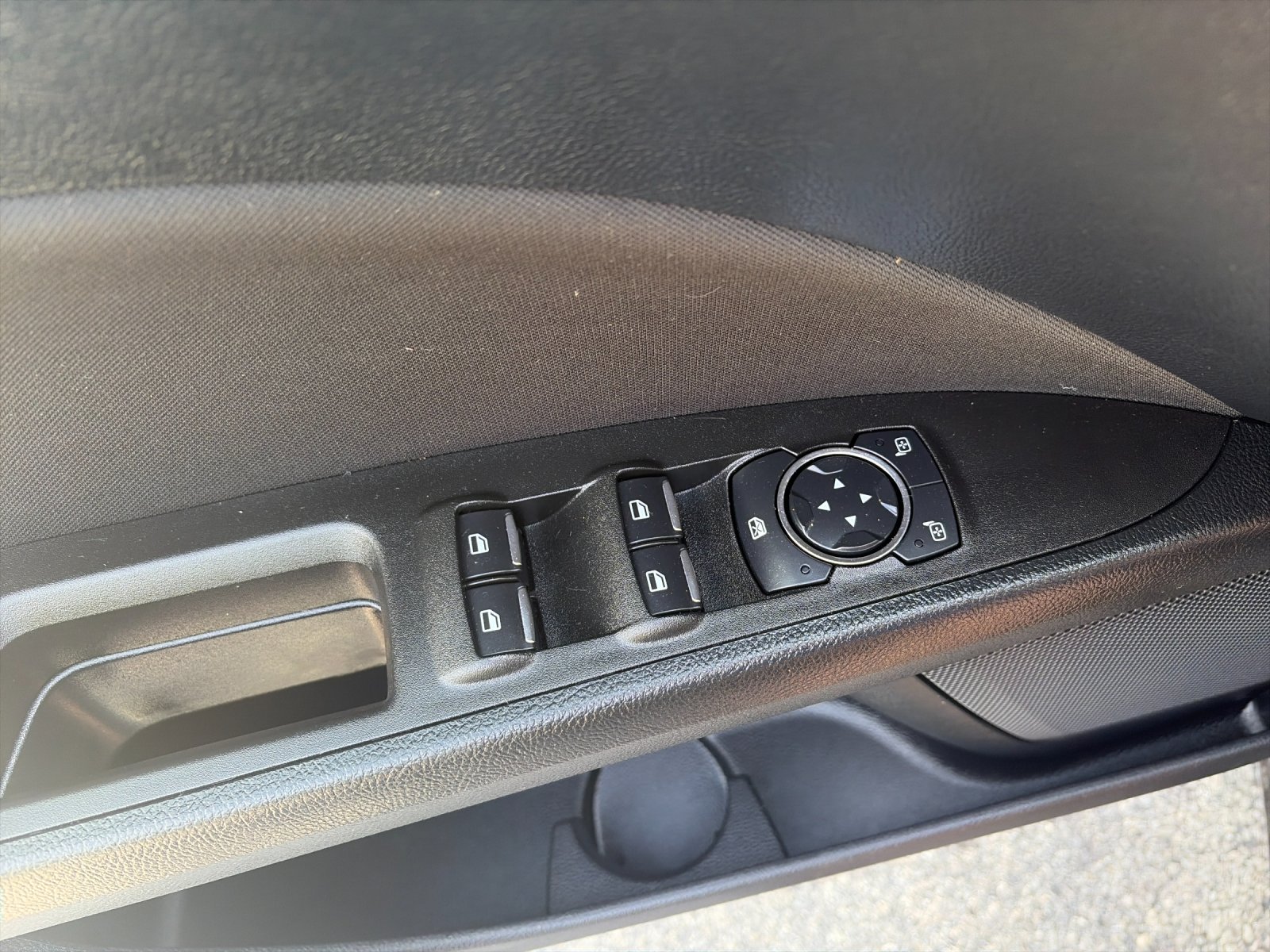 Used 2020 Black Metallic Ford SE image 13