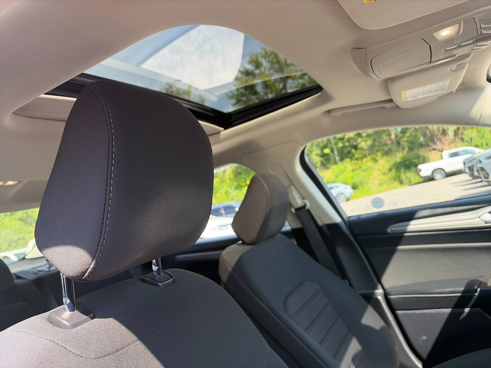 Used 2020 Black Metallic Ford SE image 19