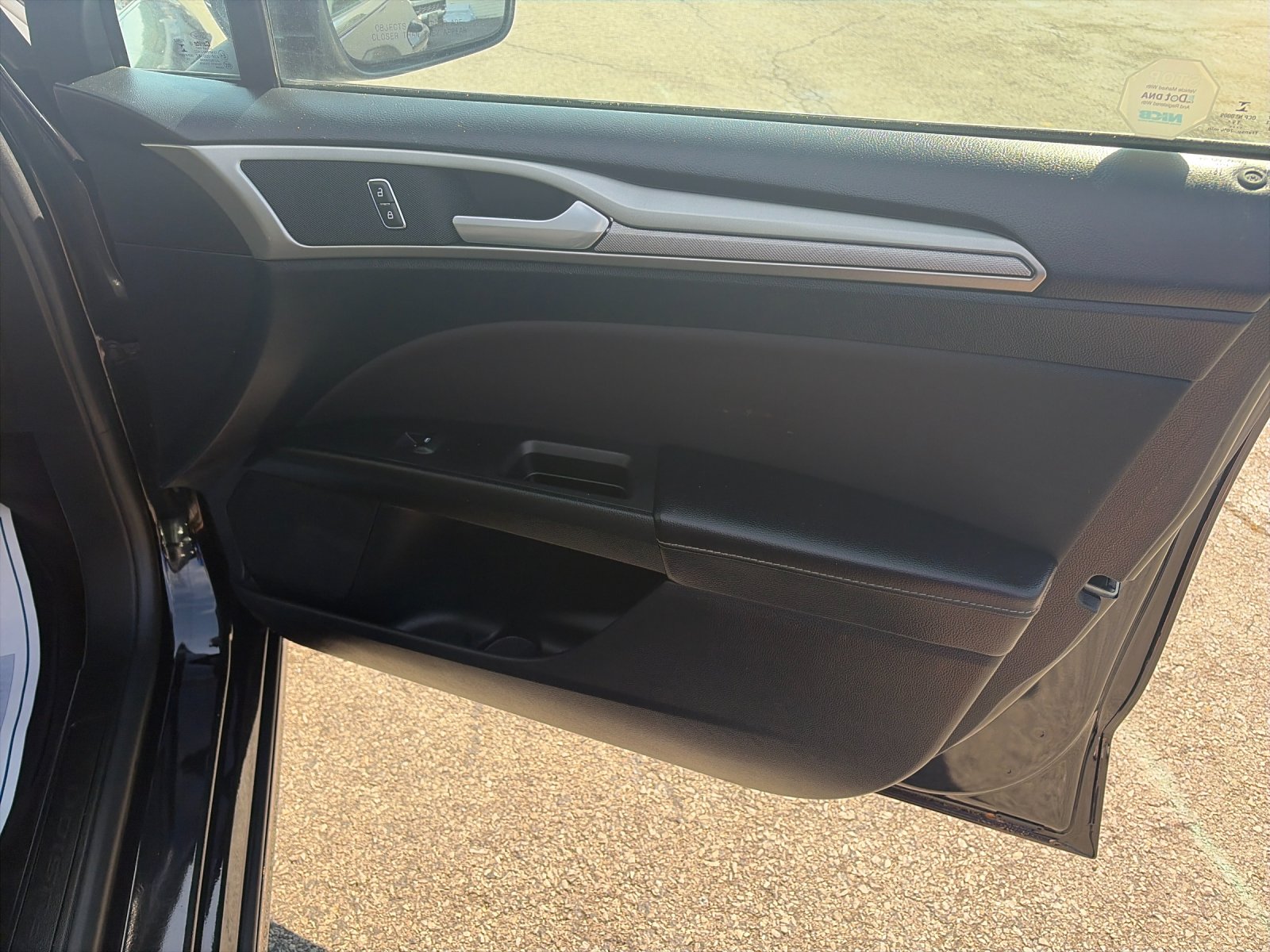 Used 2020 Black Metallic Ford SE image 20