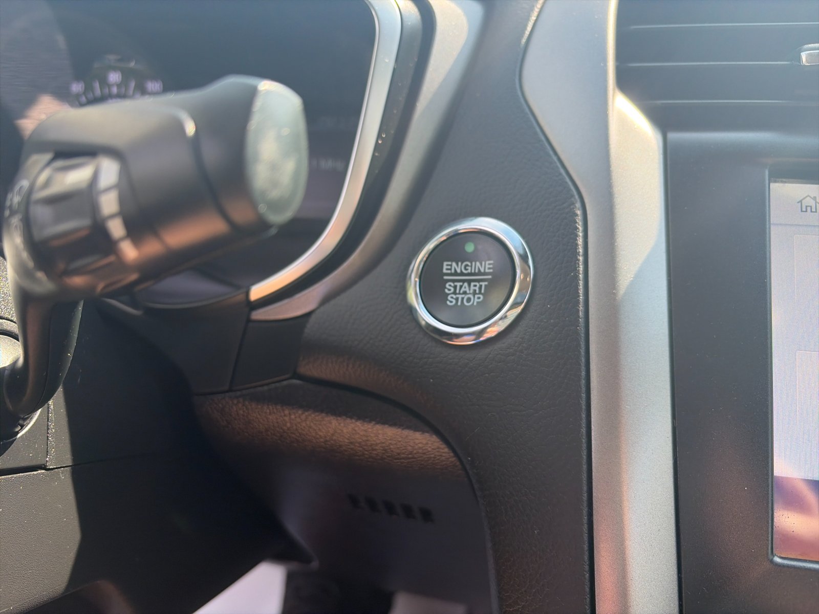 Used 2020 Black Metallic Ford SE image 26