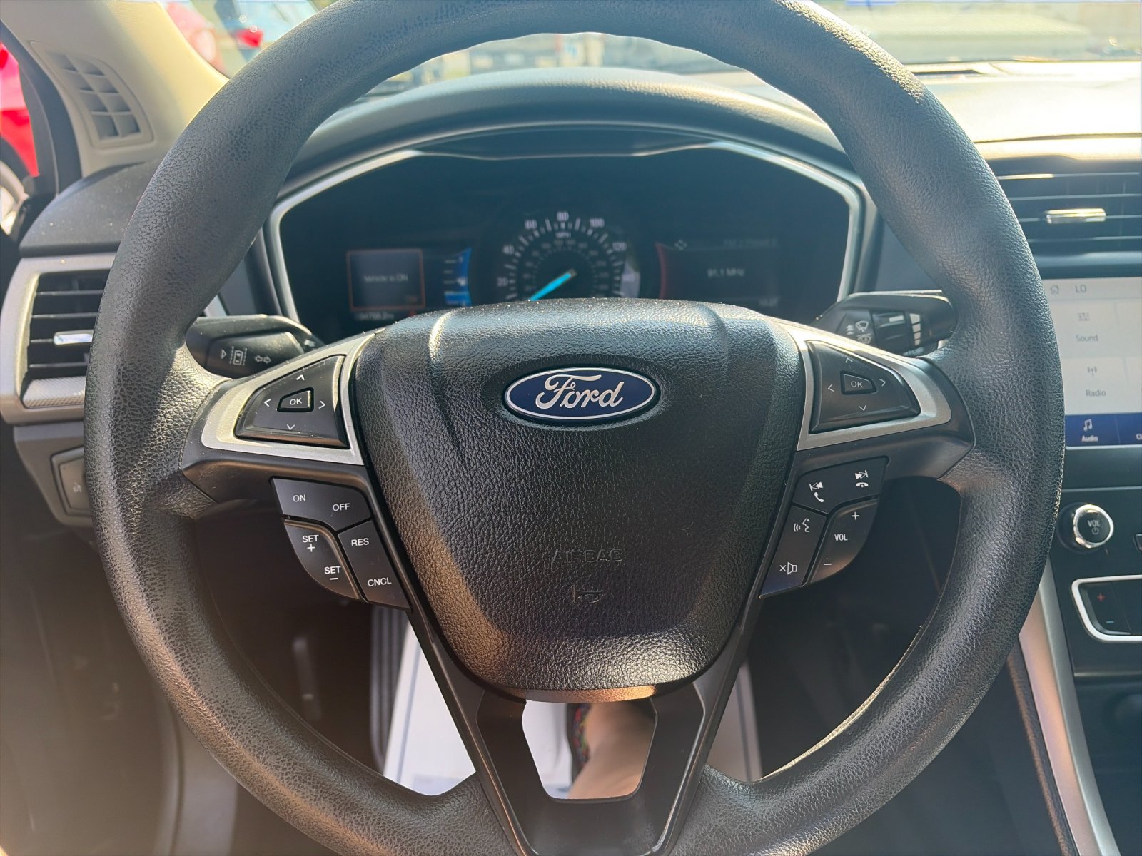 Used 2020 Black Metallic Ford SE image 27