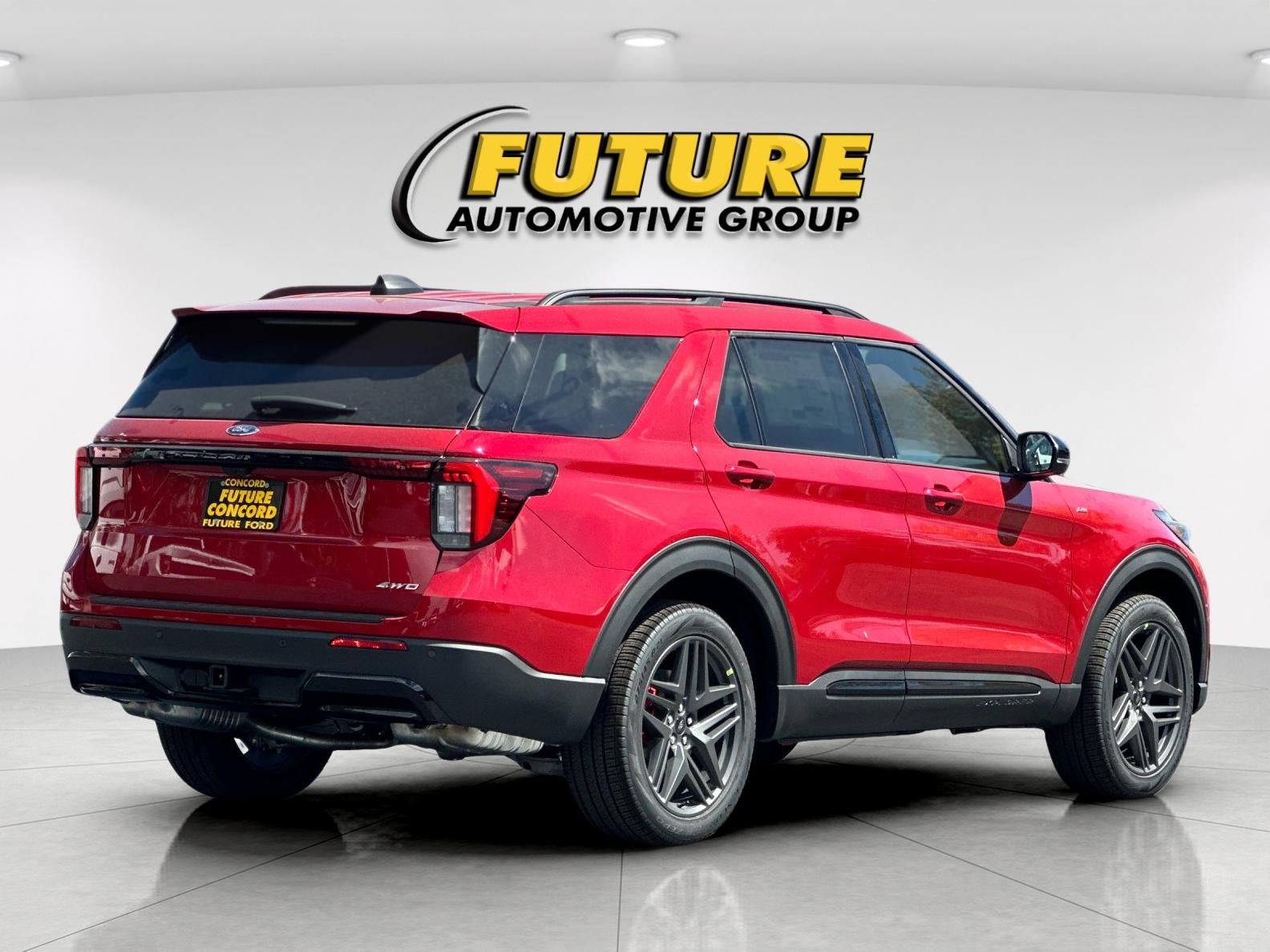 New 2026 Rapid Red Metallic Tinted Clearcoat Ford ST-Line image 3