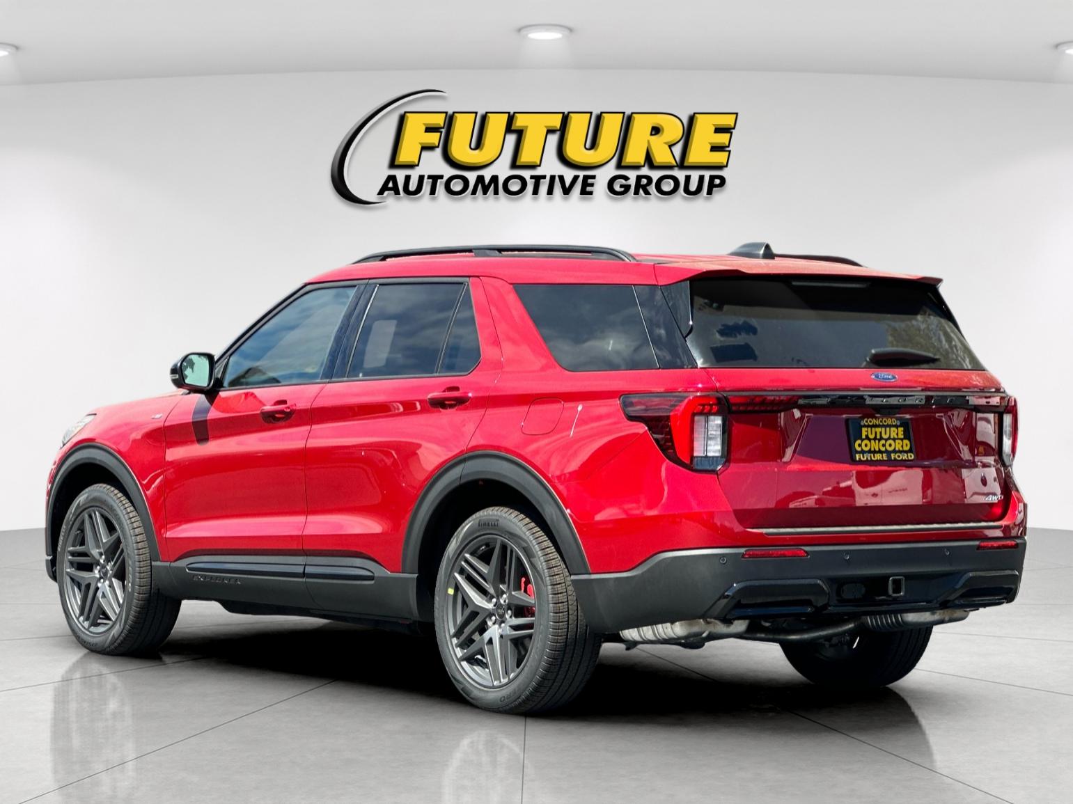 New 2026 Rapid Red Metallic Tinted Clearcoat Ford ST-Line image 5